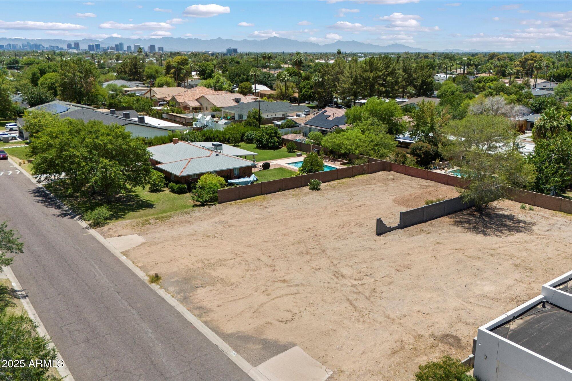 Homes 2 6834 N 13th Place 2