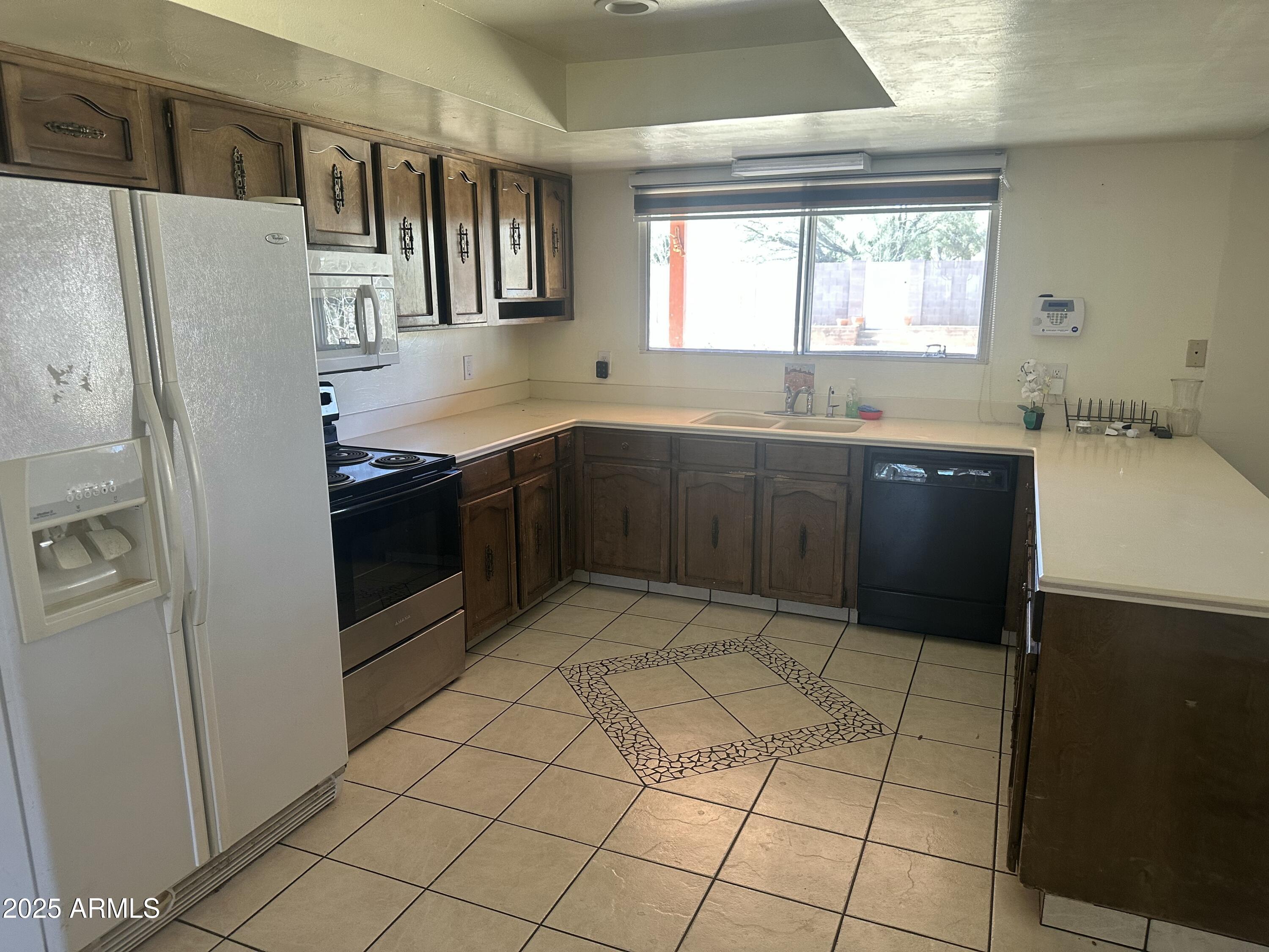 TOWN & COUNTRY ESTATES 2 - Residential