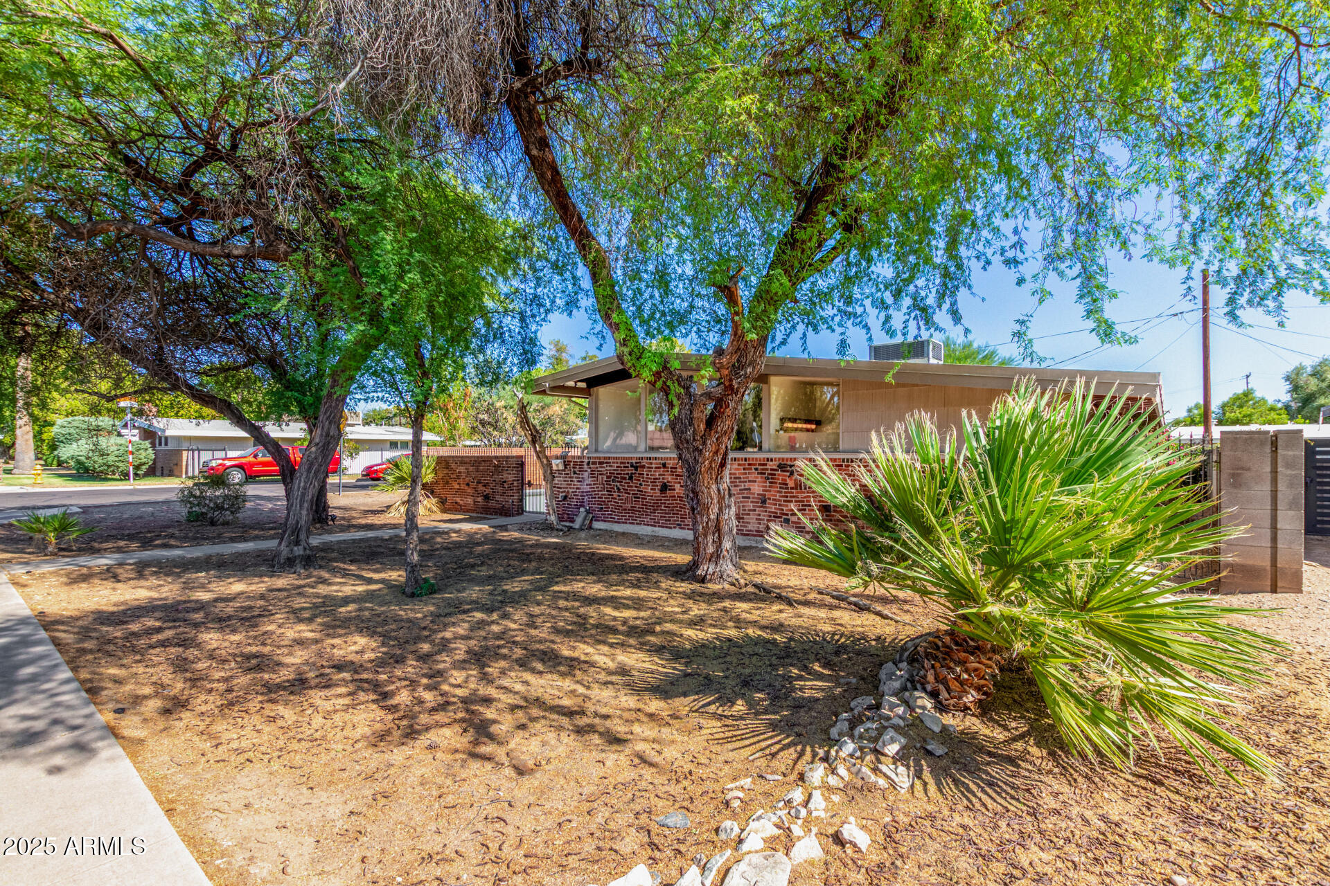 1345 E ROSE Lane