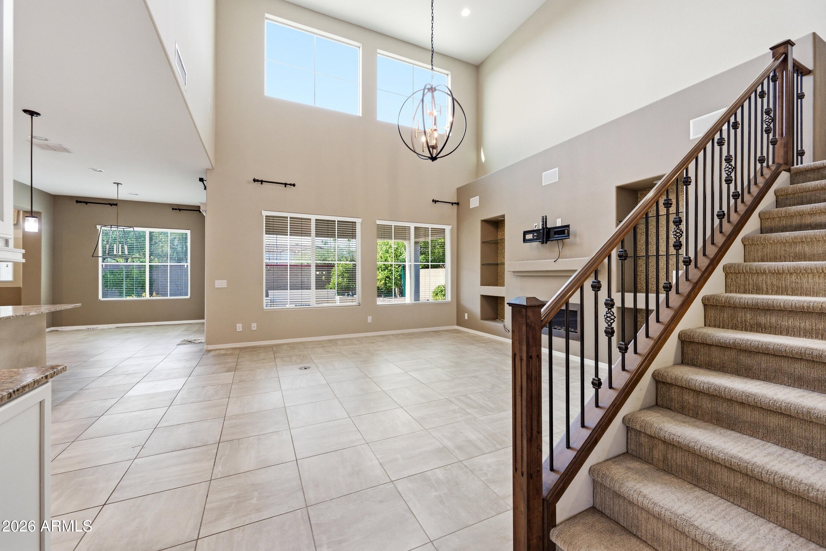 1930 E HORSESHOE Drive