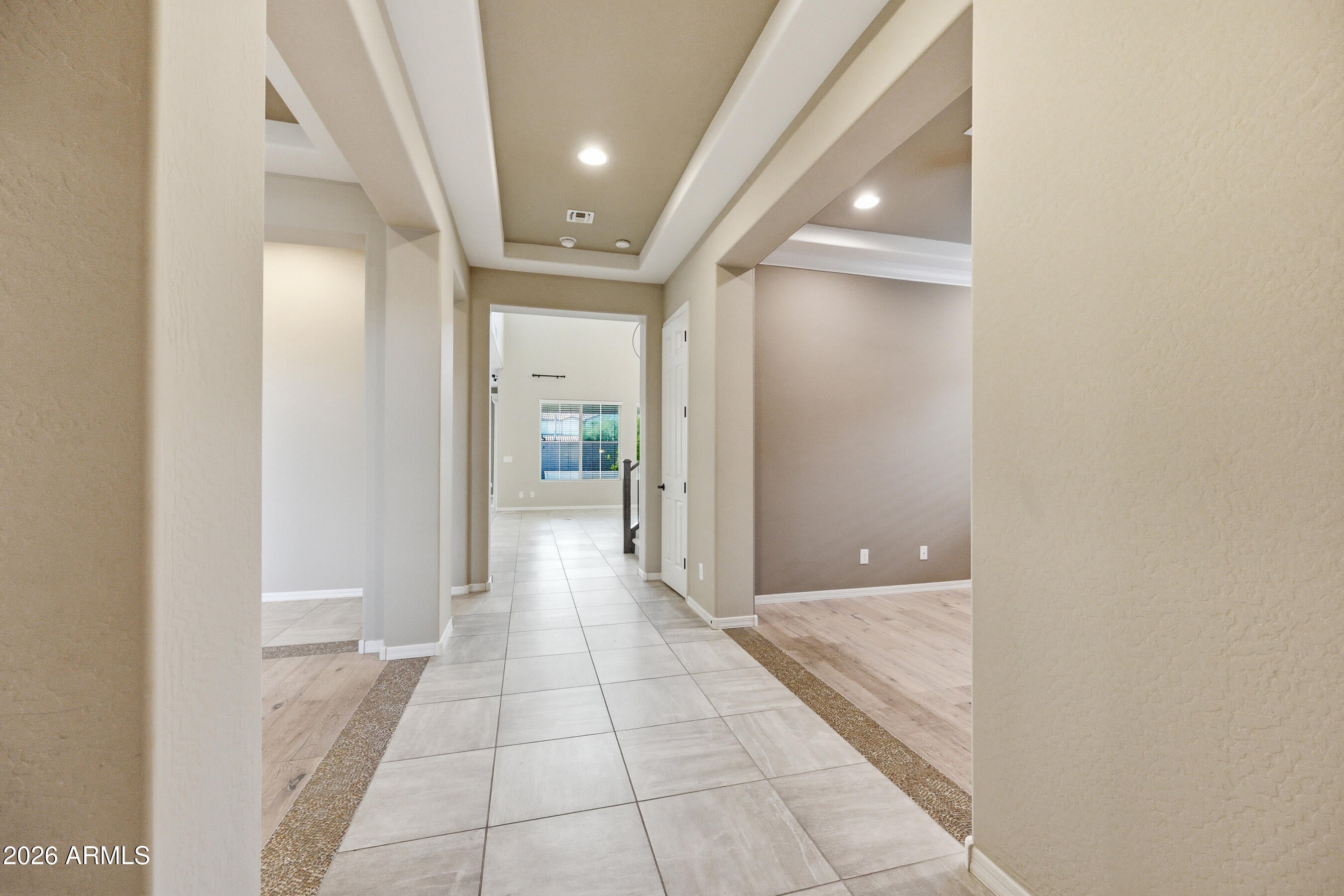 1930 E HORSESHOE Drive