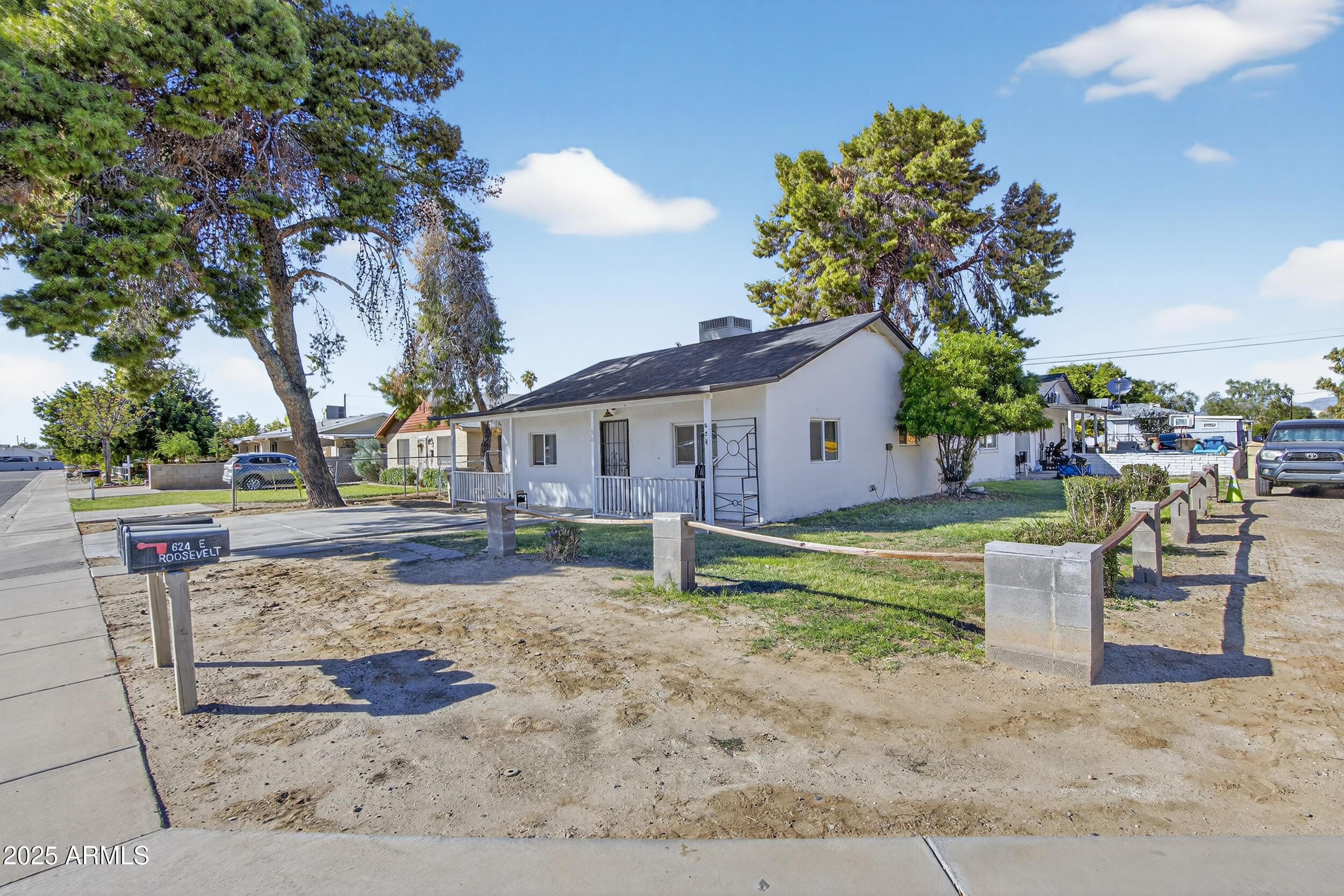 624 E Roosevelt Avenue