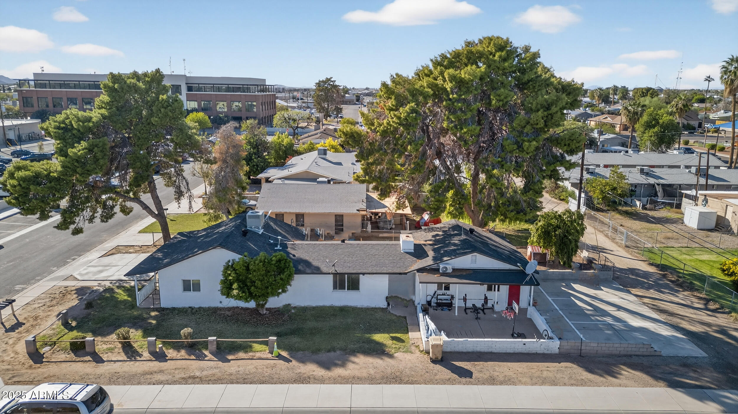 624 E Roosevelt Avenue