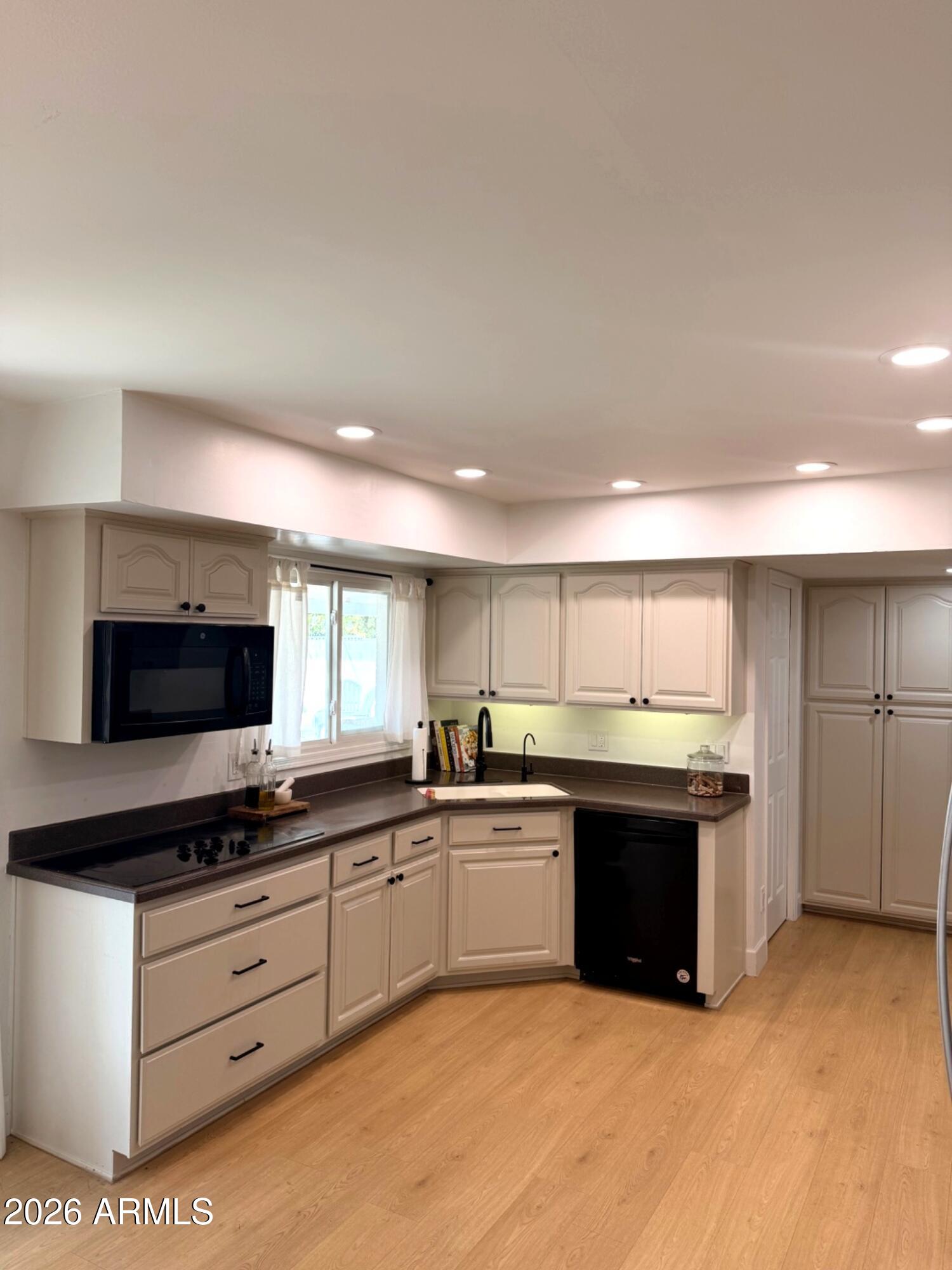 8537 E JACKRABBIT Road