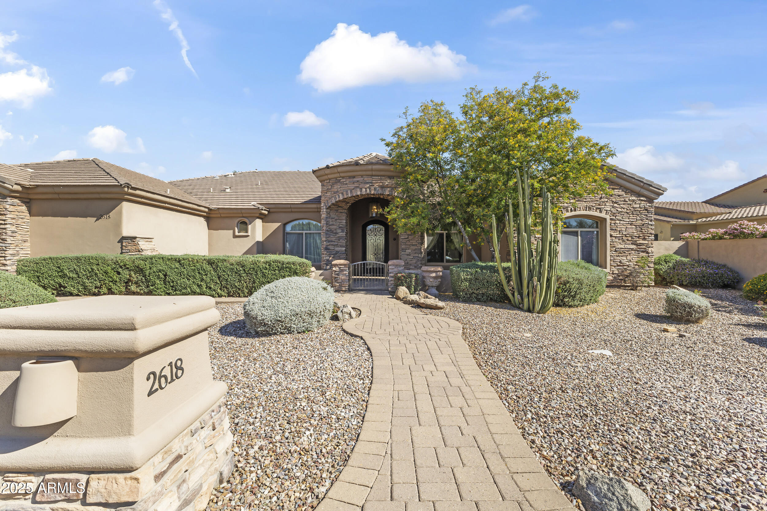 2618 E Locust Drive