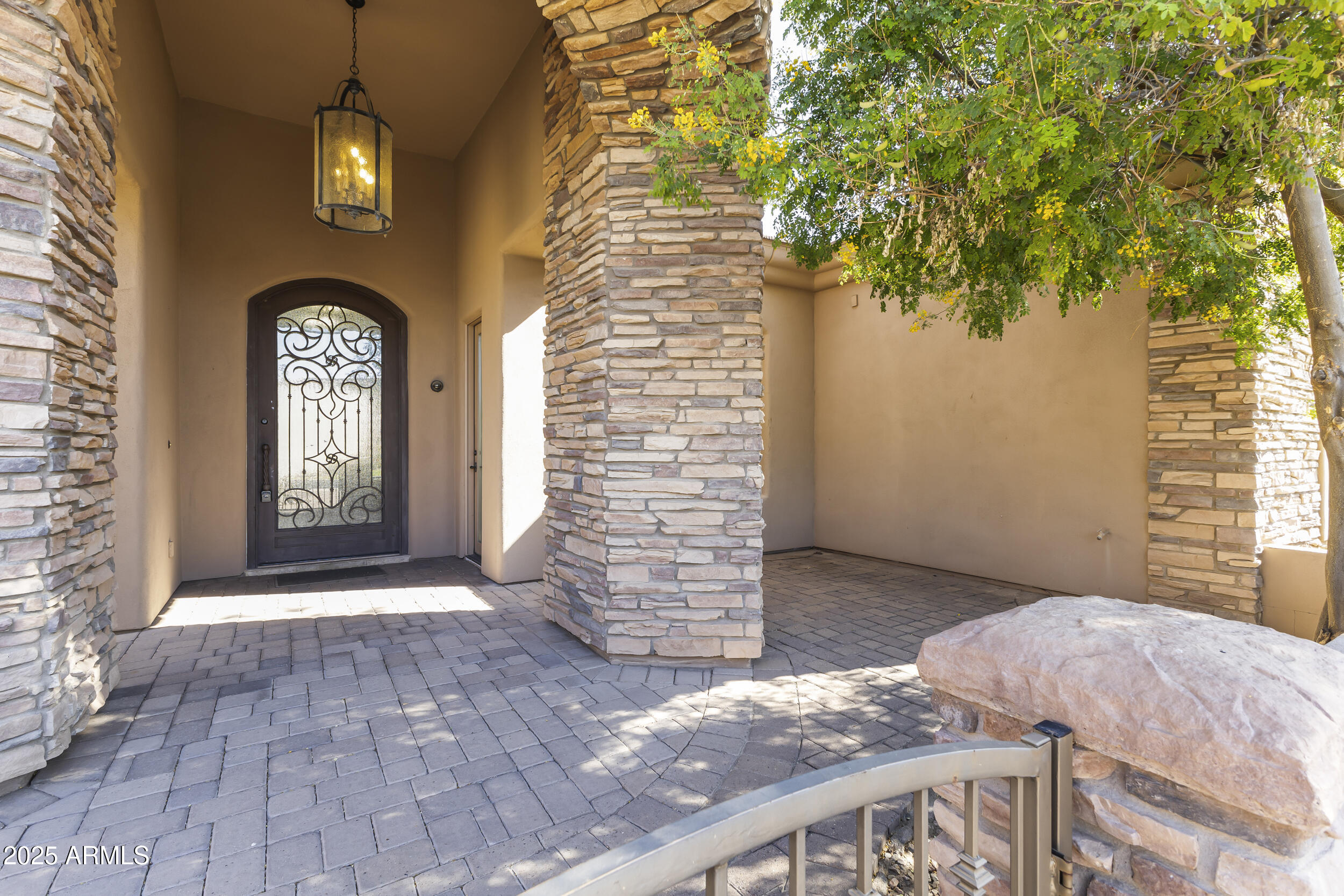 2618 E Locust Drive