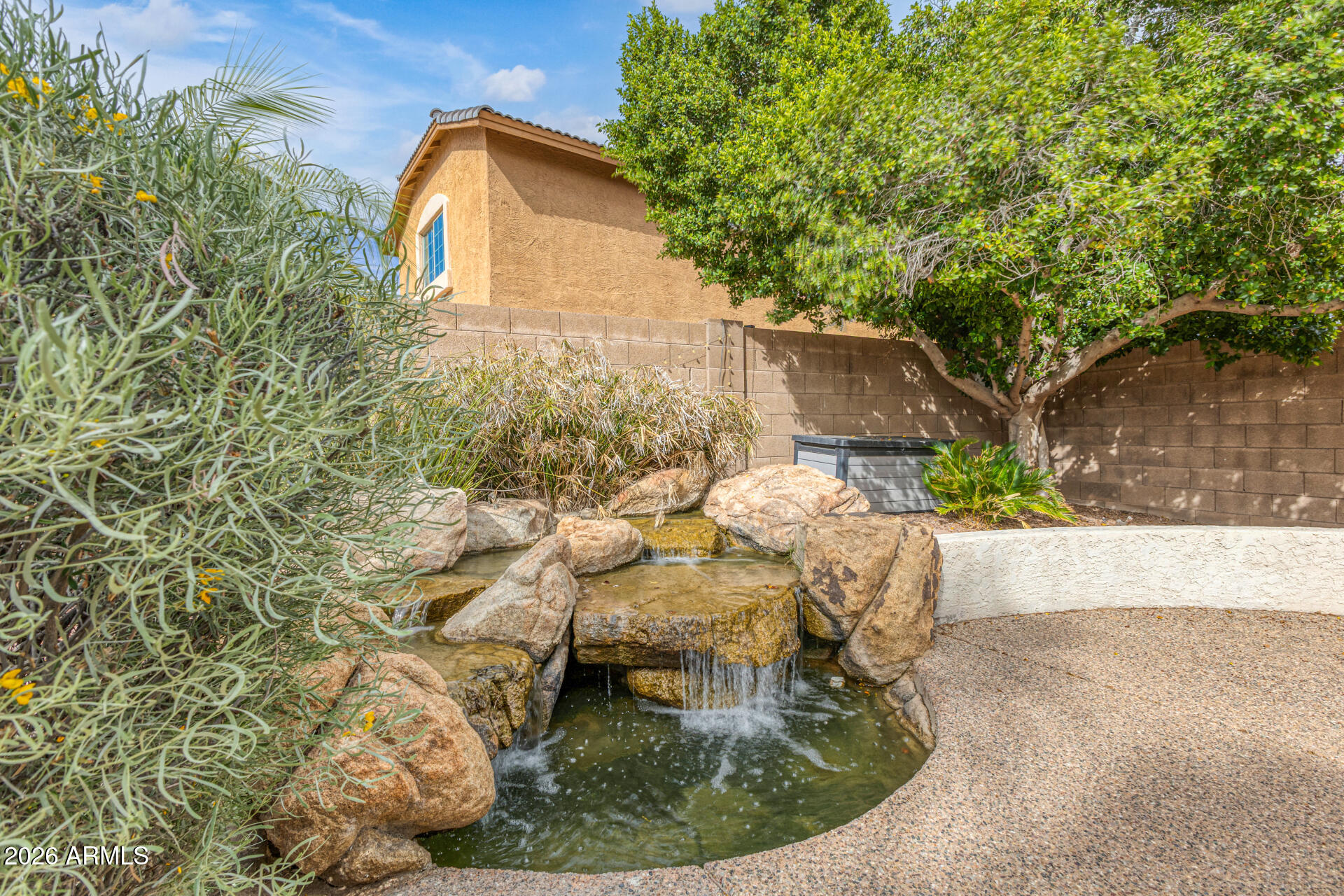 2302 E PARAISO Drive