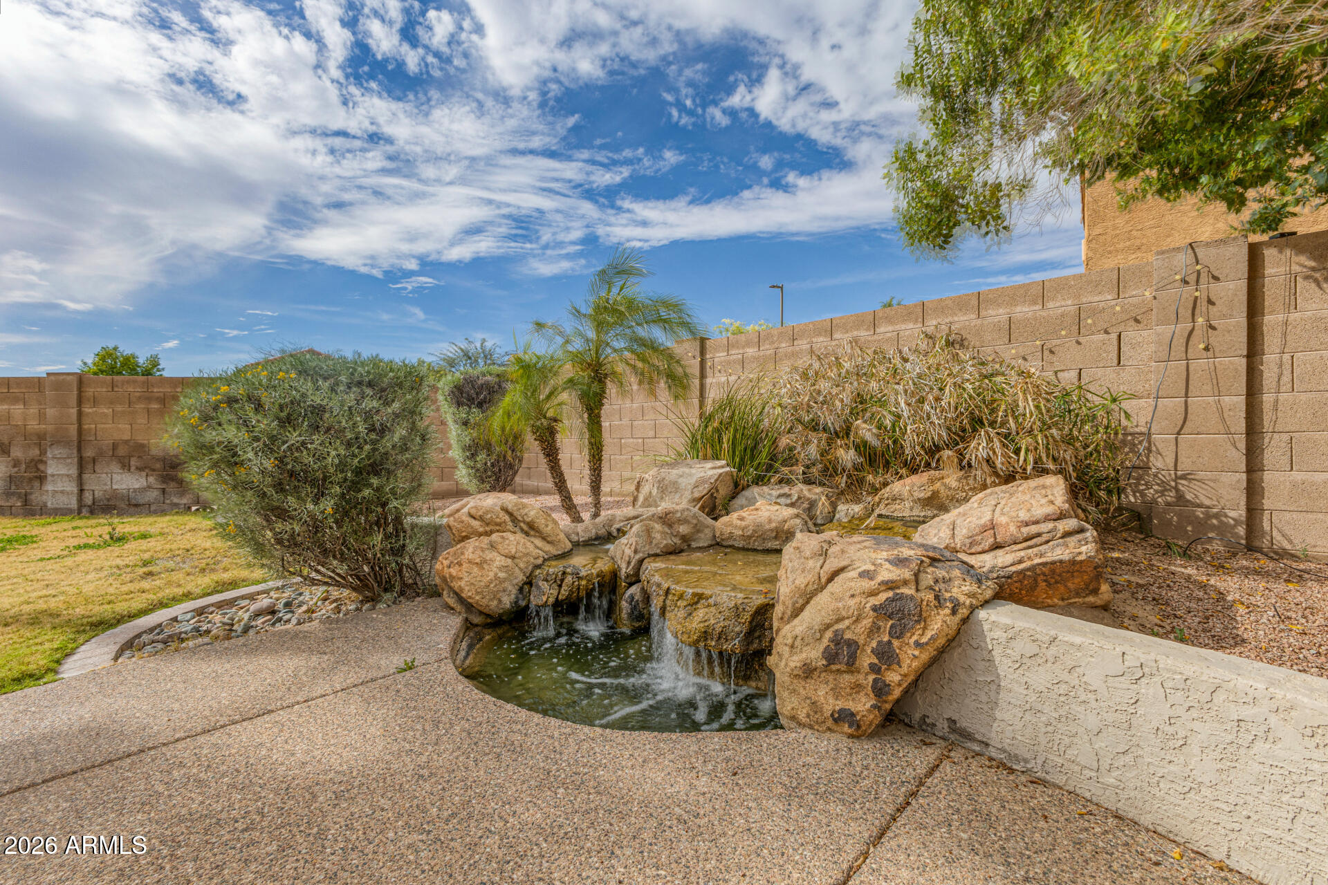 2302 E PARAISO Drive