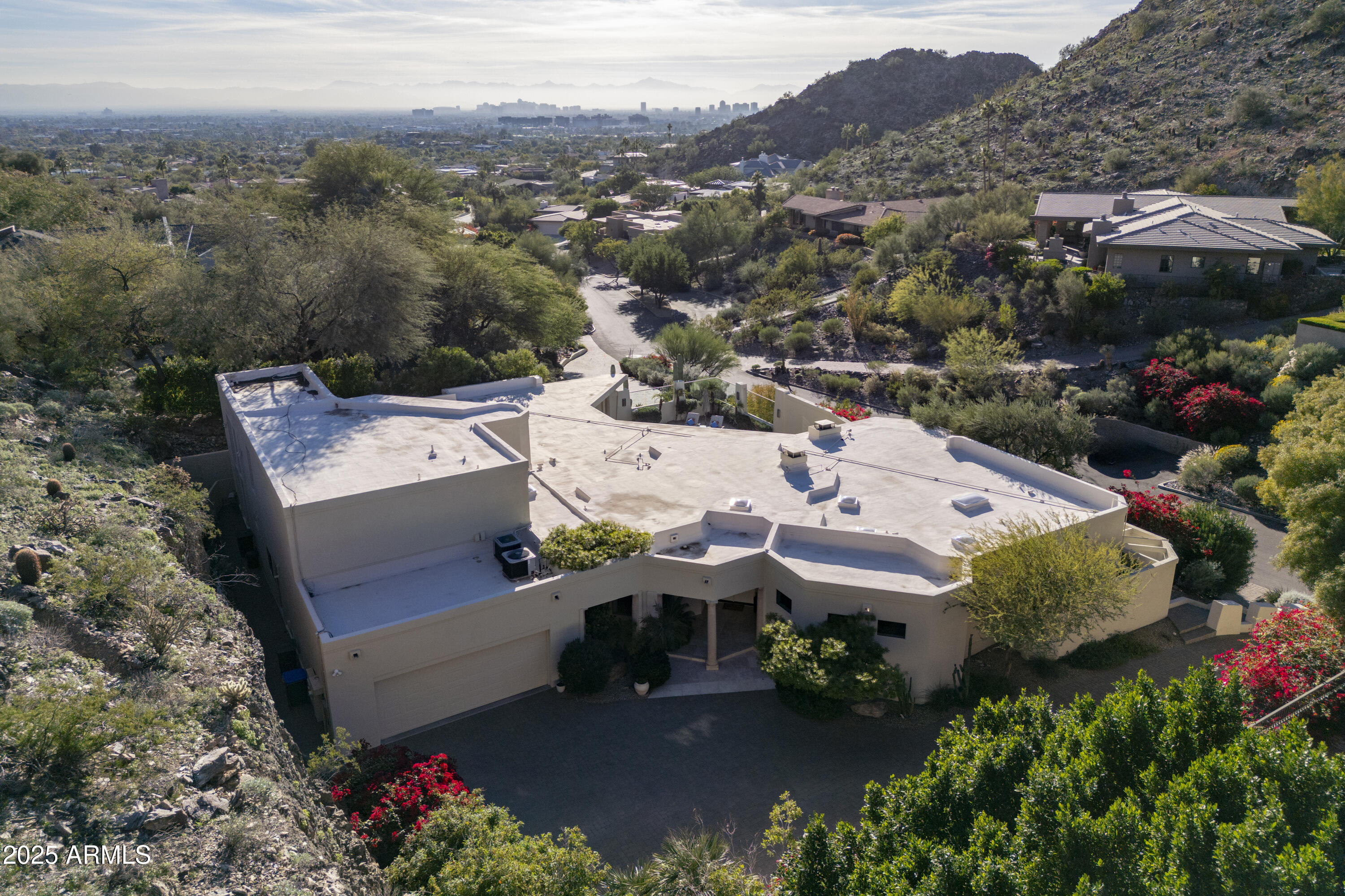 LINCOLN HILLS - Residential