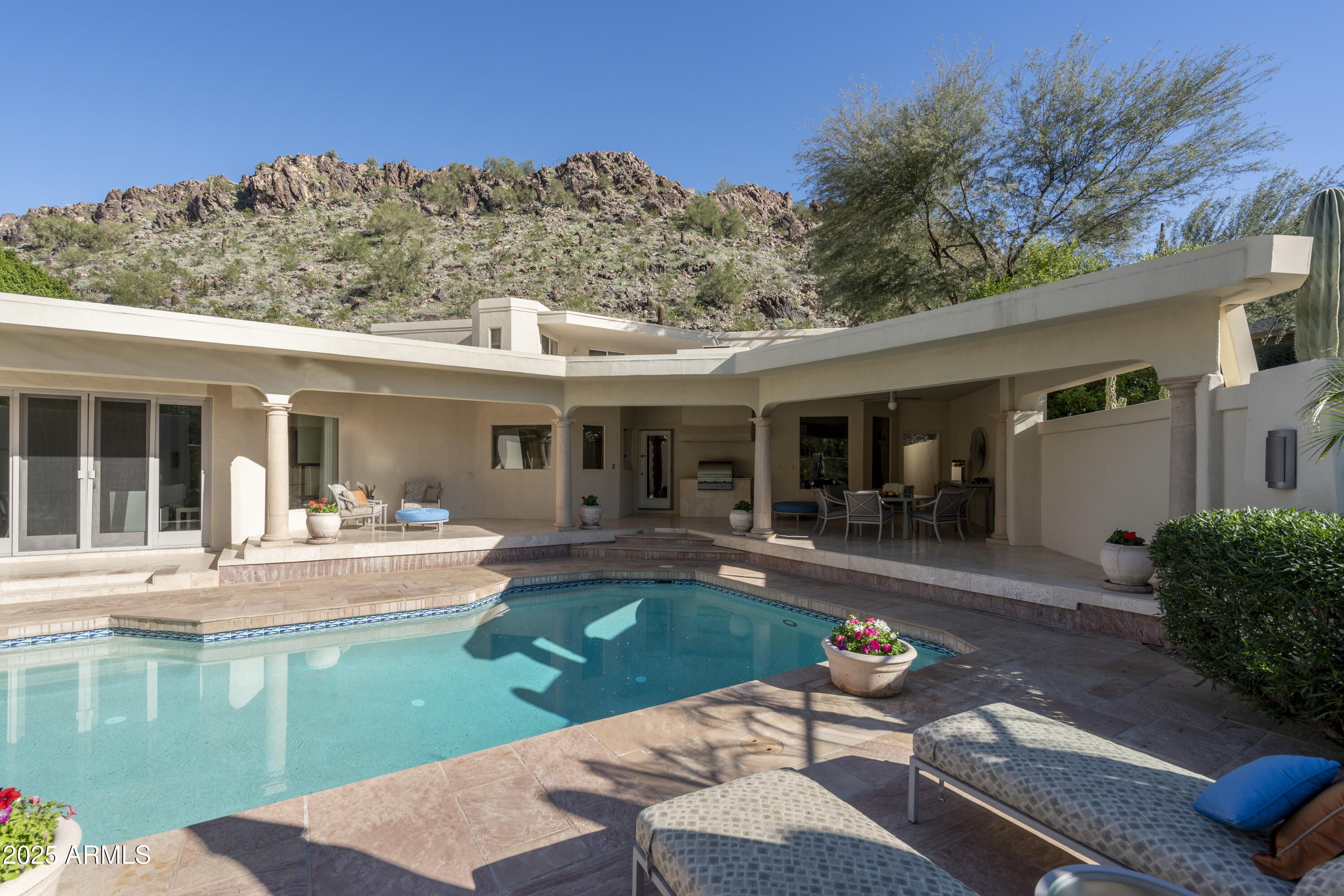 LINCOLN HILLS - Residential