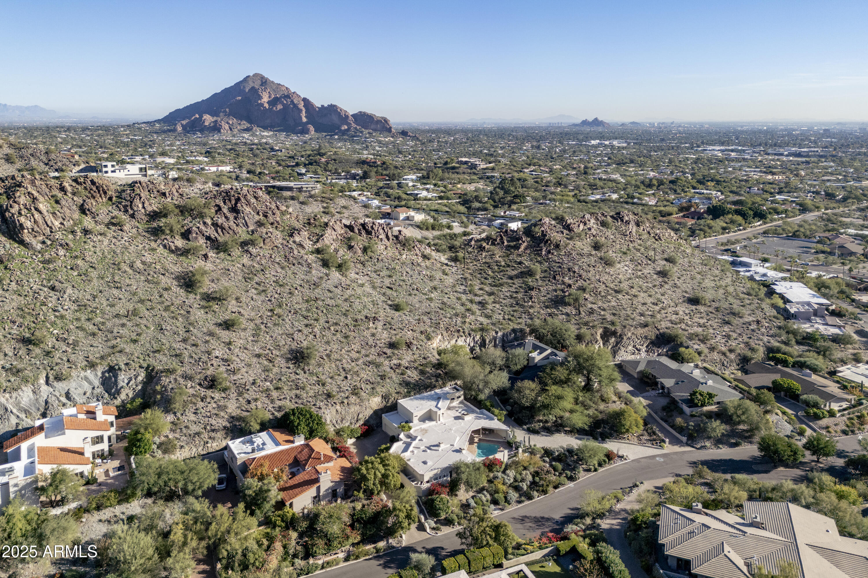 LINCOLN HILLS - Residential