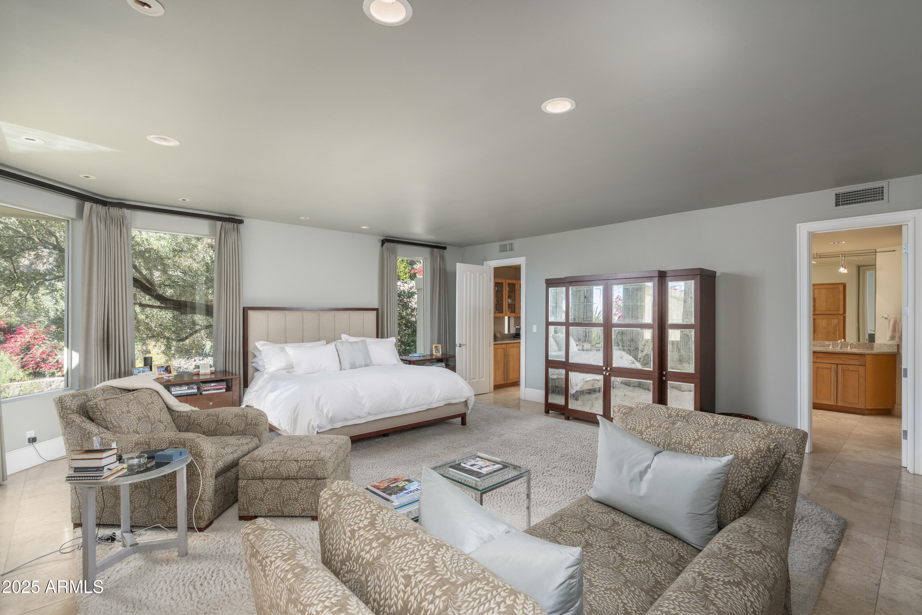 LINCOLN HILLS - Residential