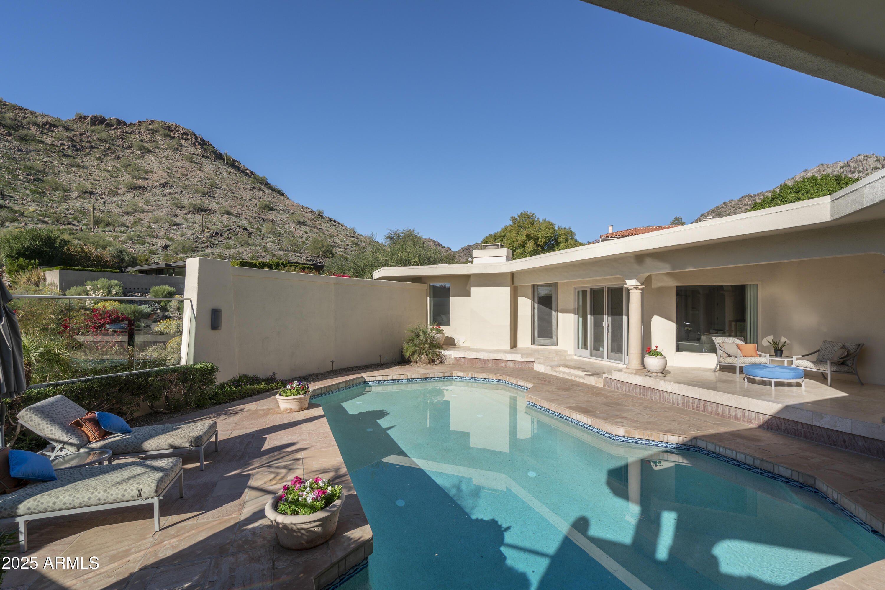 LINCOLN HILLS - Residential