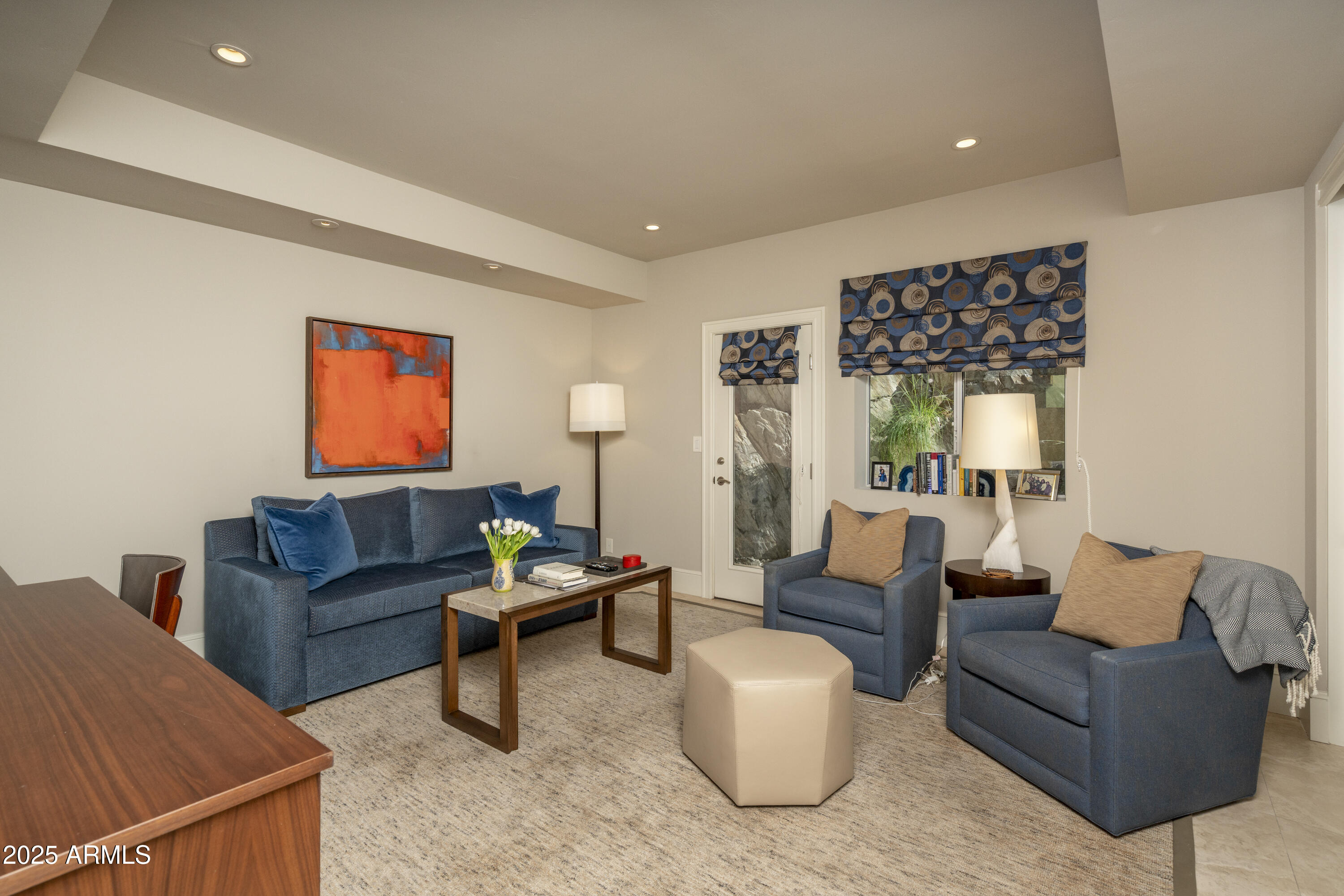 LINCOLN HILLS - Residential