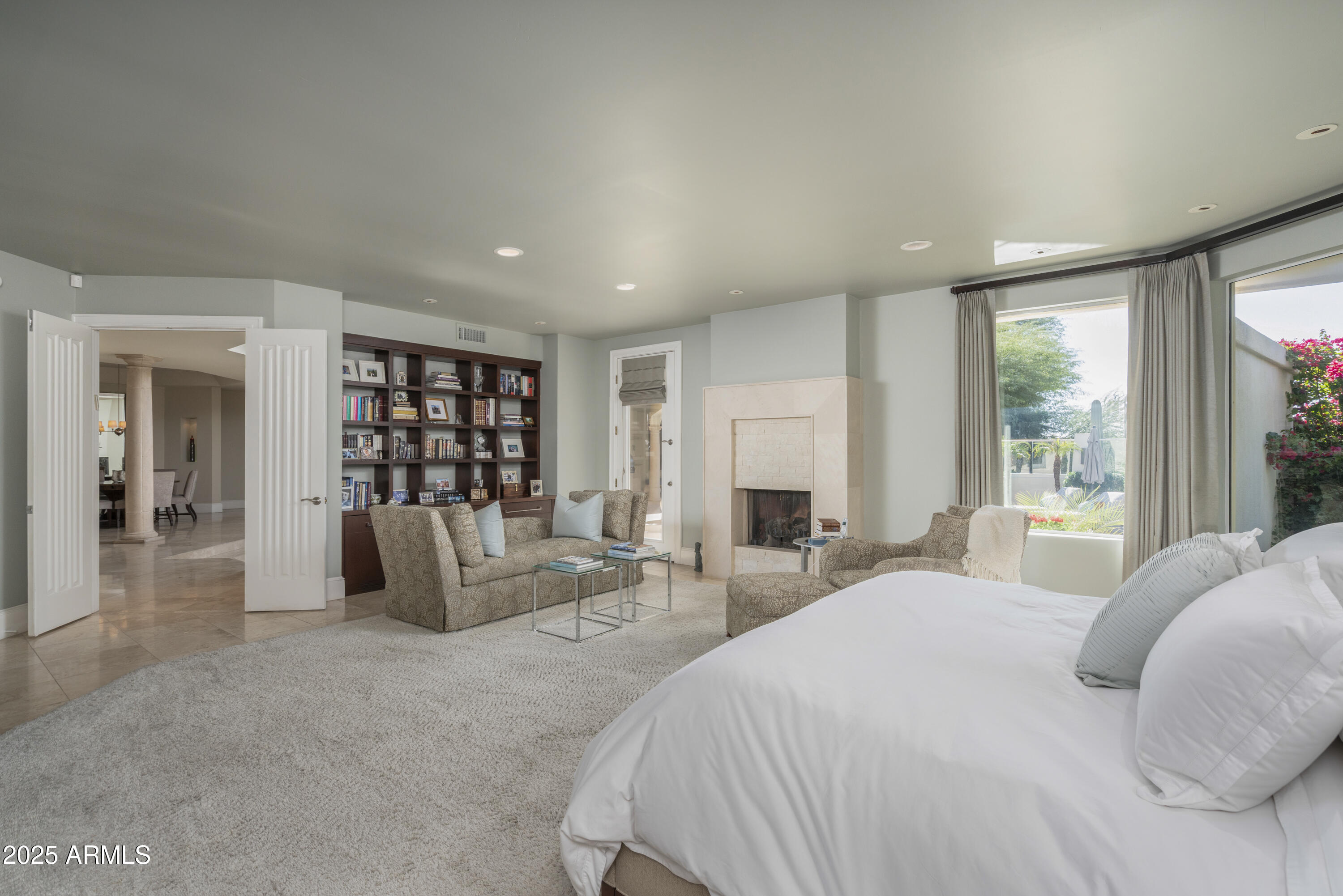 LINCOLN HILLS - Residential