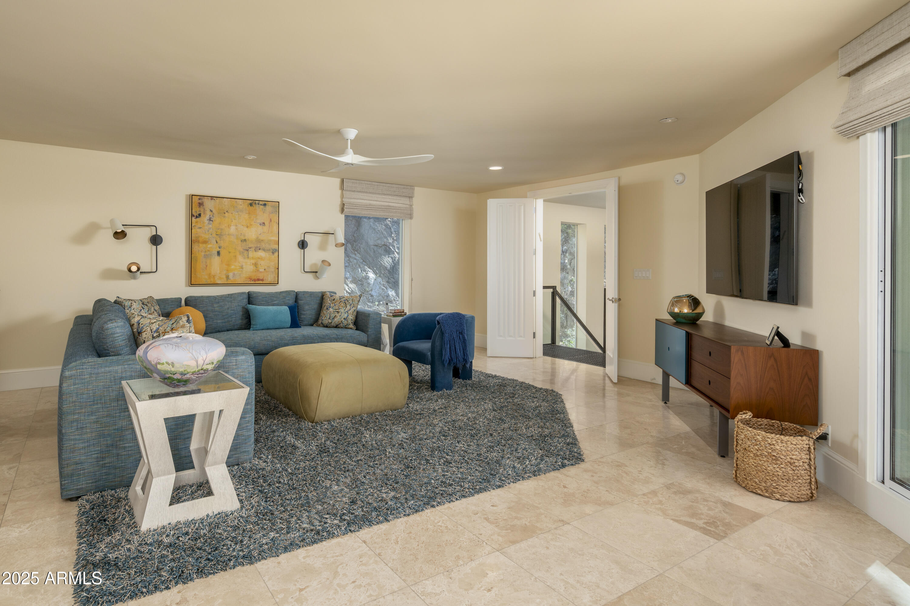LINCOLN HILLS - Residential