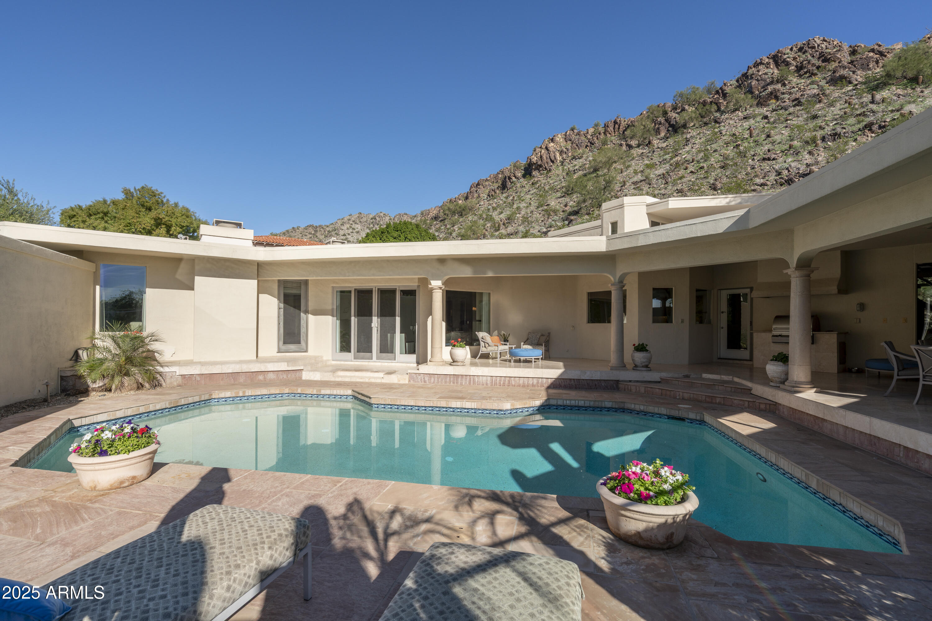 LINCOLN HILLS - Residential