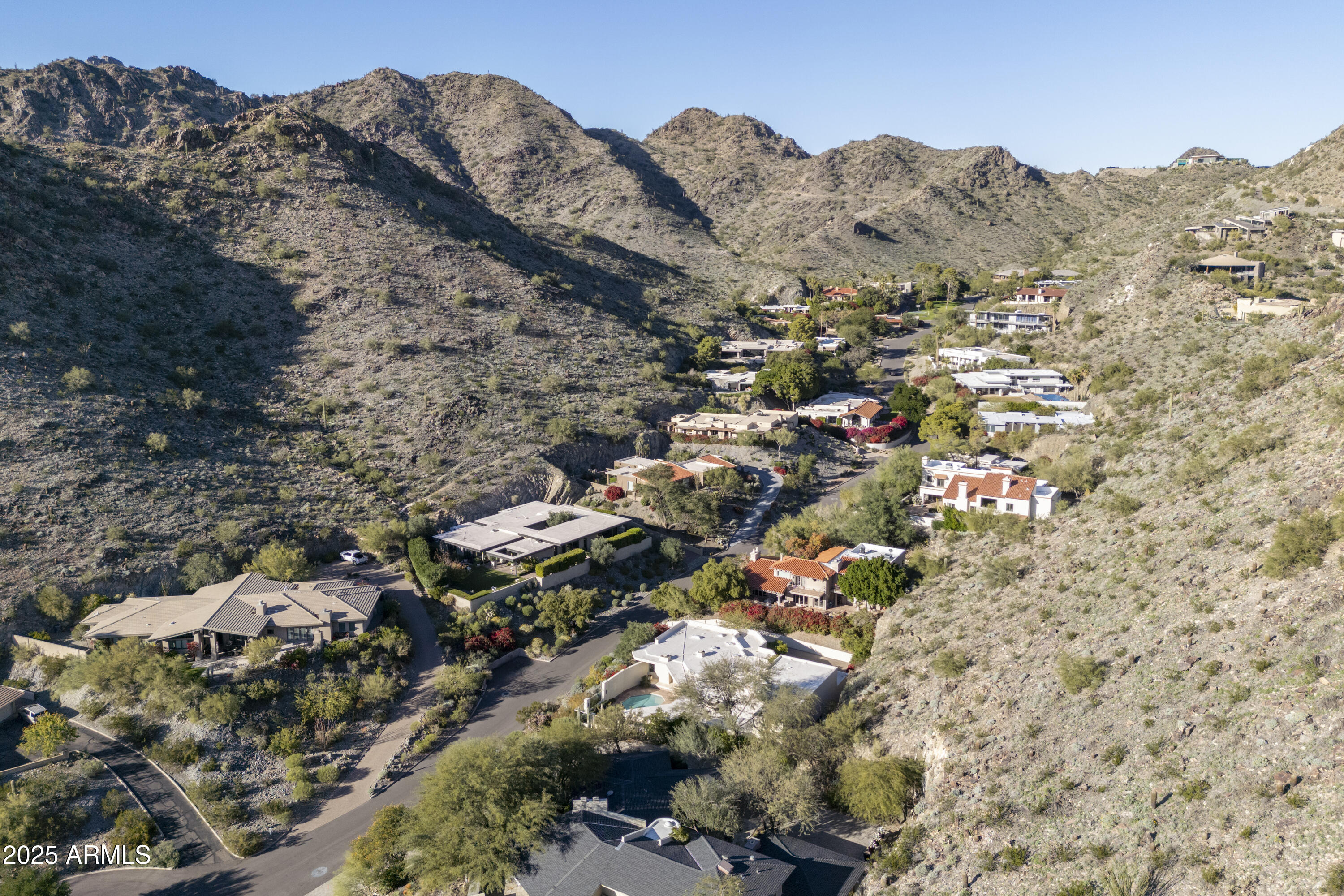 LINCOLN HILLS - Residential