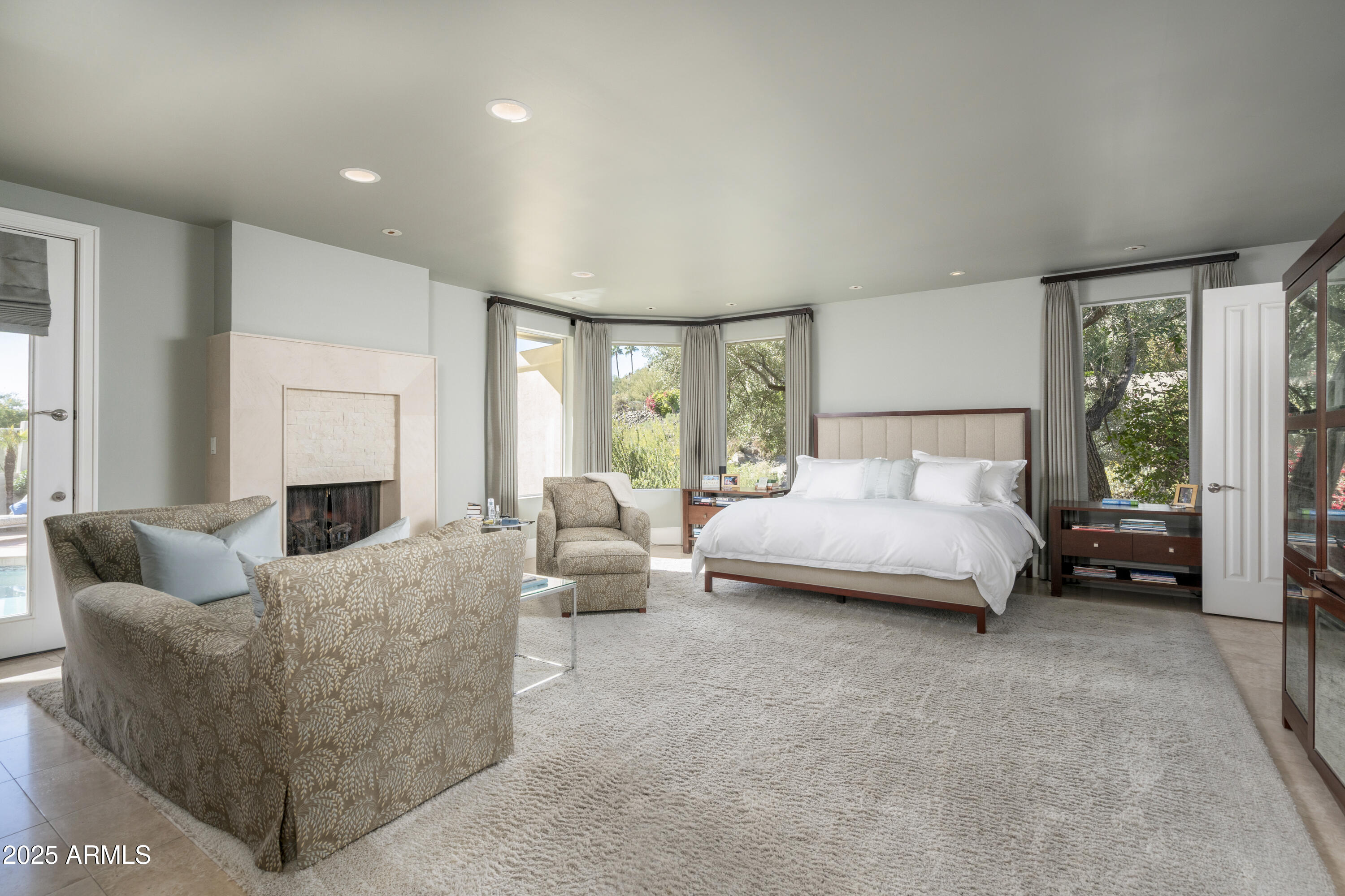 LINCOLN HILLS - Residential
