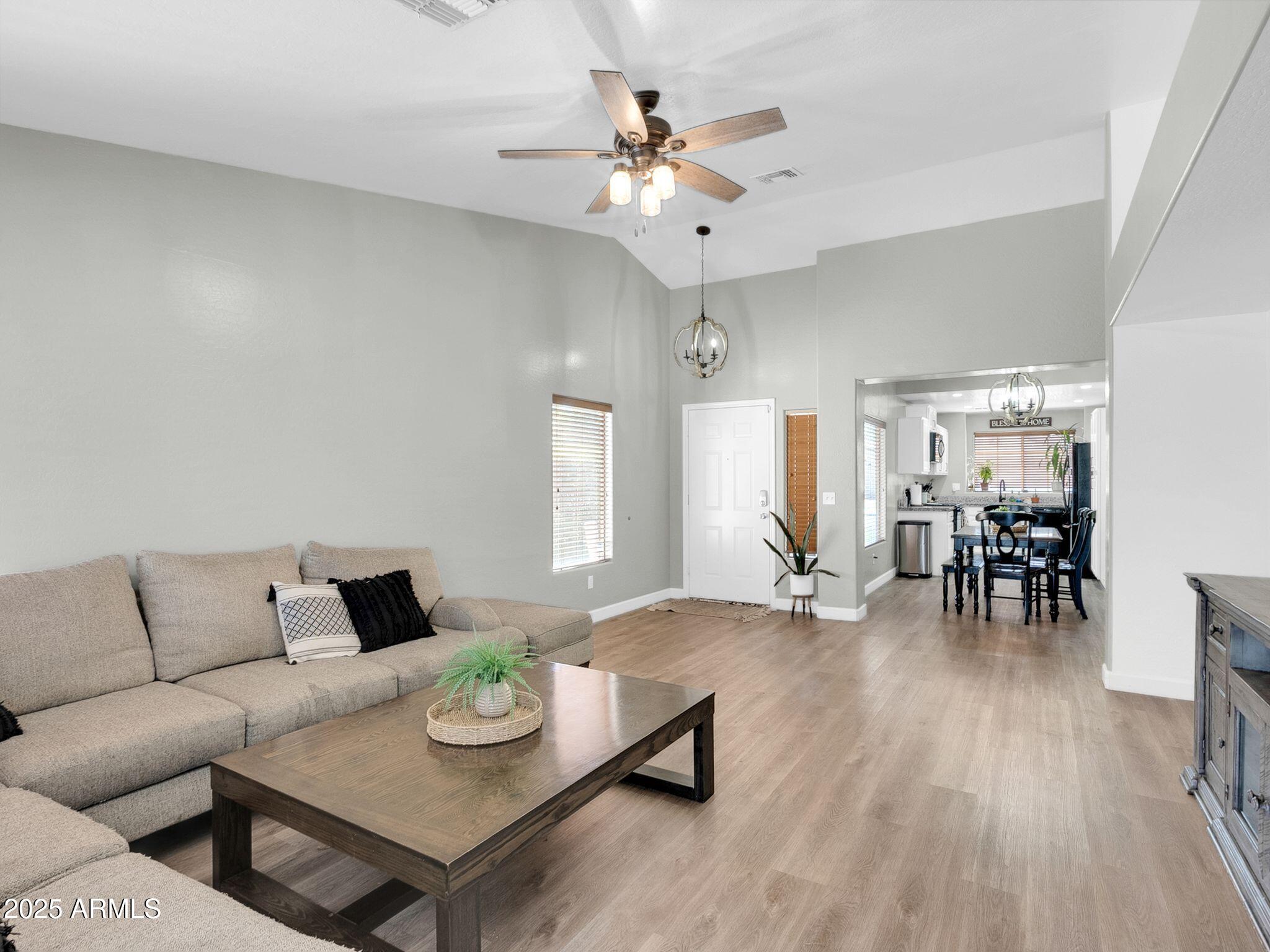 1516 W NANCY Lane