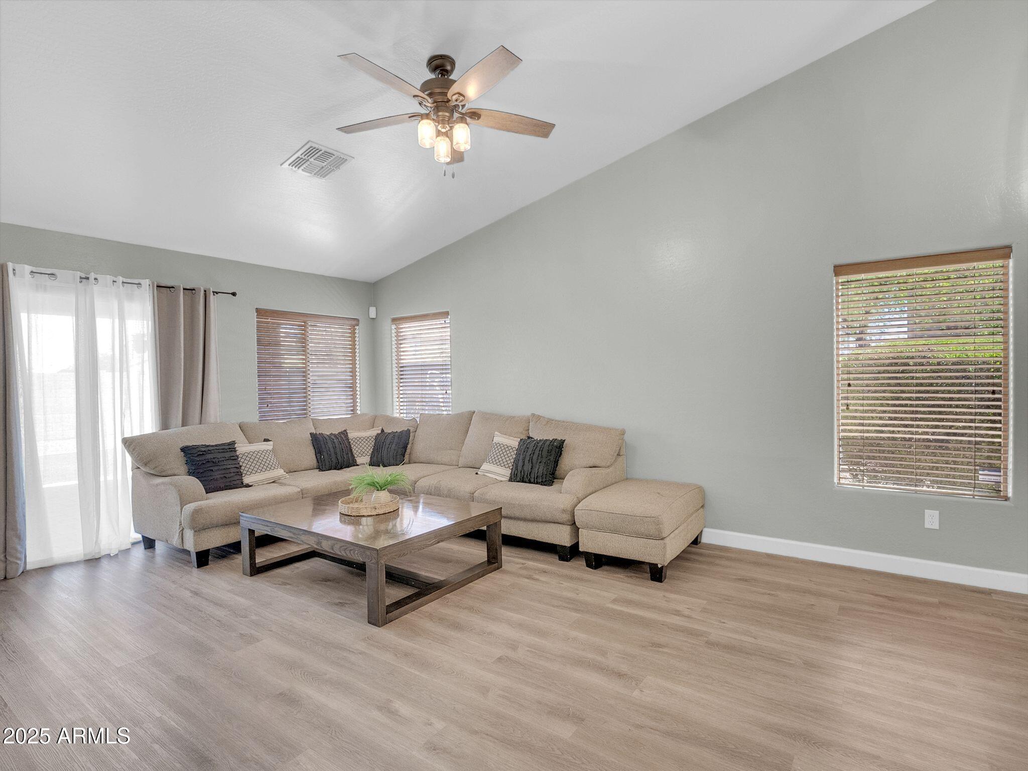 1516 W NANCY Lane