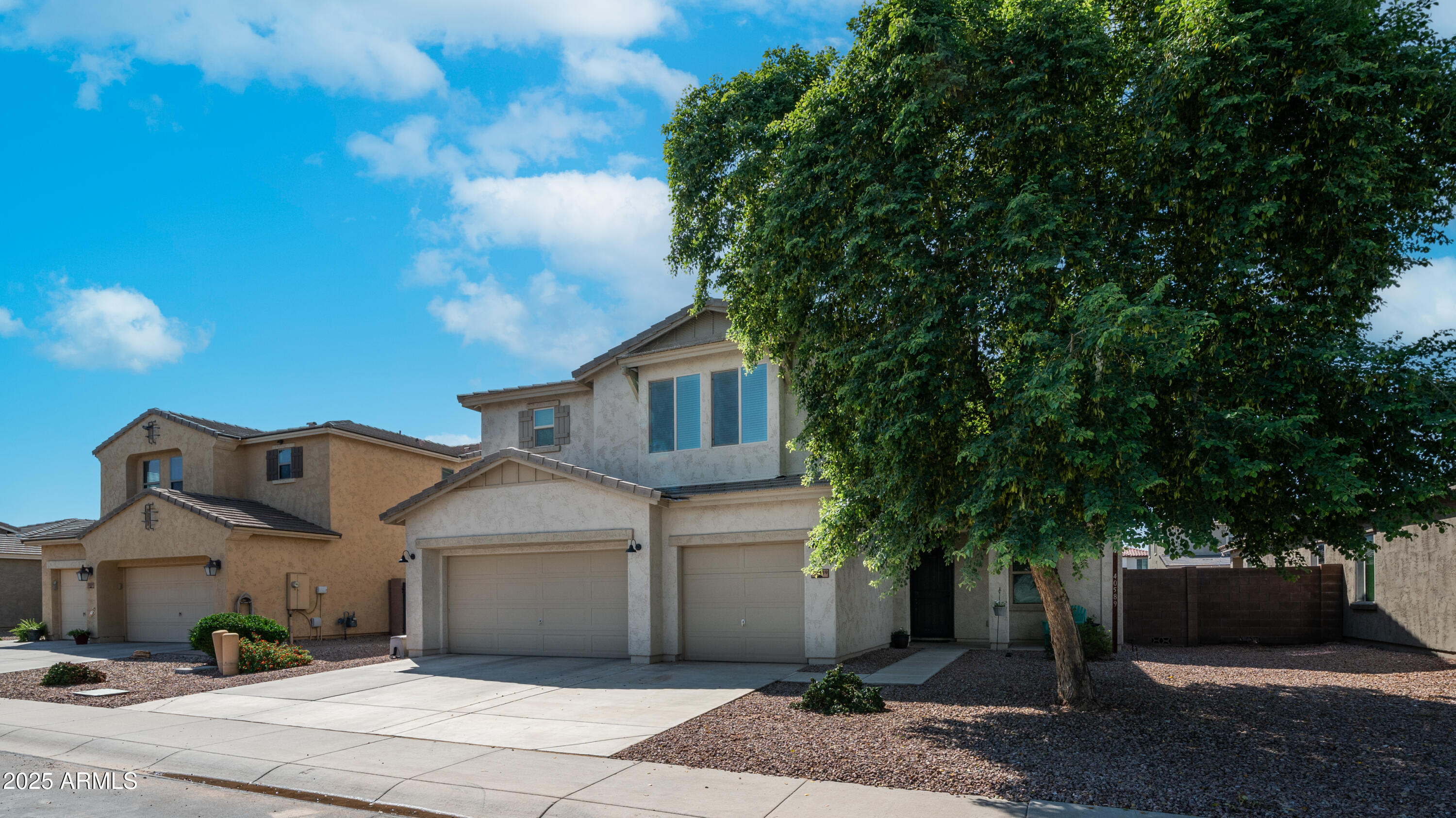 40589 W PARKHILL Drive