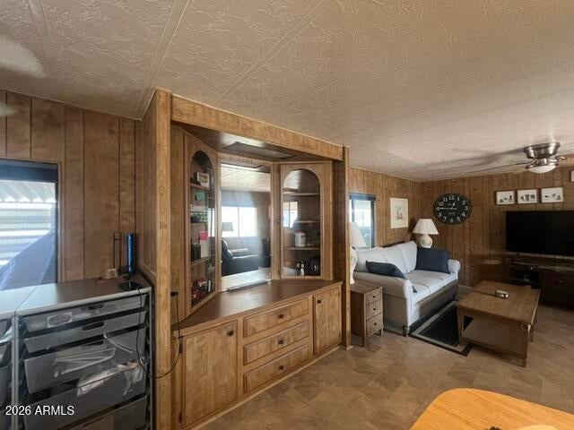 4065 E University Drive 526