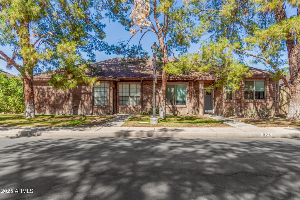 Photo of 824 E Bruce Avenue, Gilbert, AZ 85234 (MLS # 6930664)