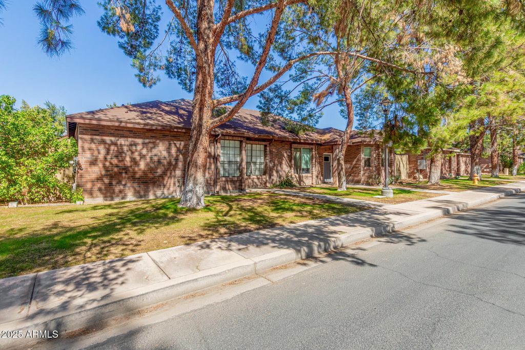 Photo of 824 E Bruce Avenue, Gilbert, AZ 85234 (MLS # 6930664)