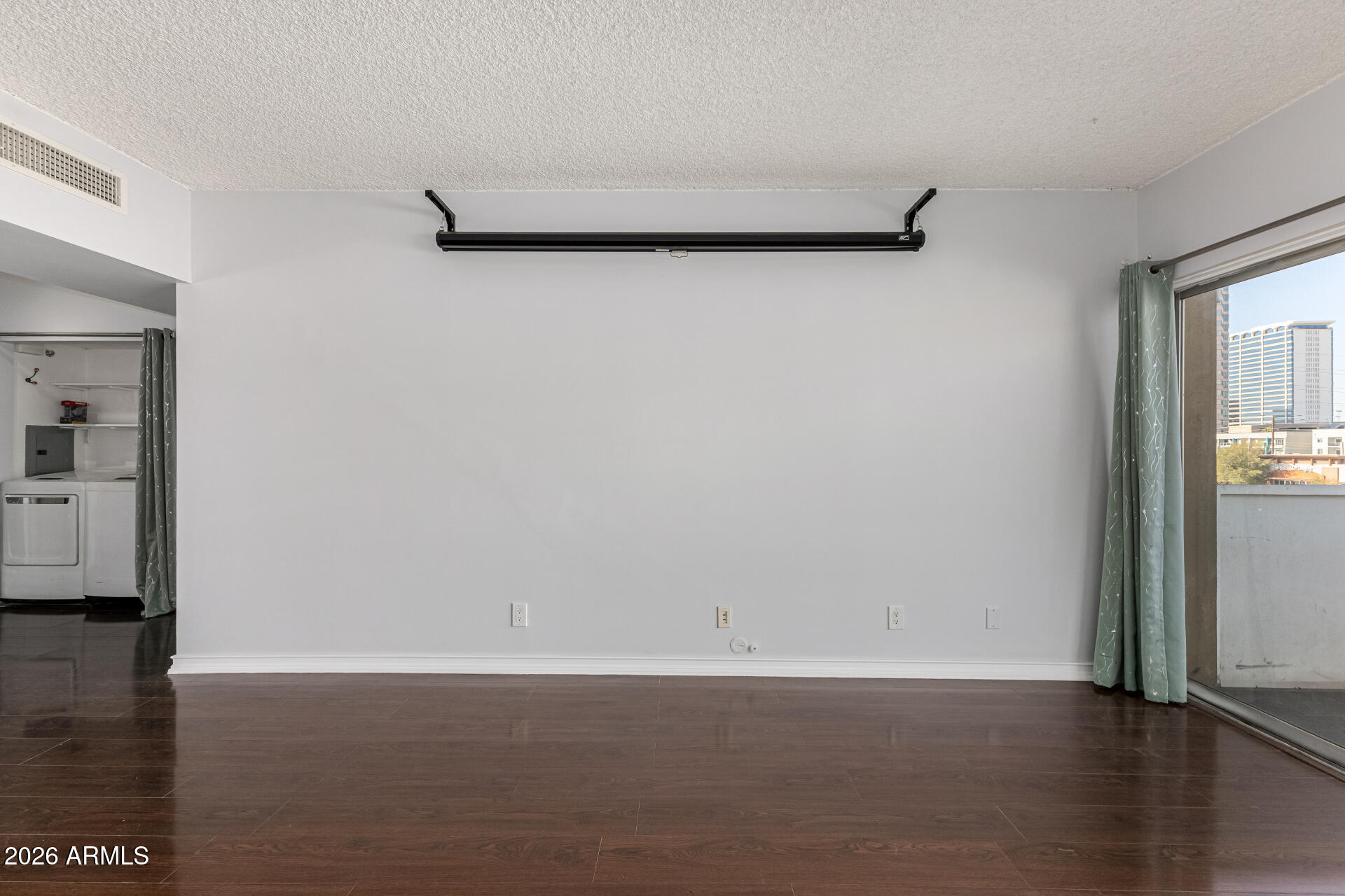 349 E THOMAS Road E407