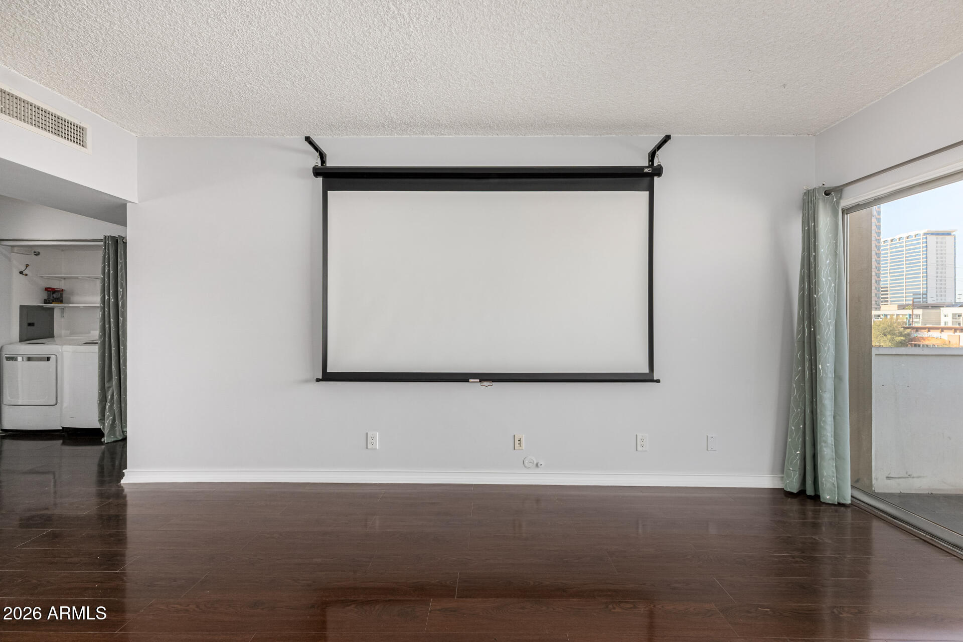 349 E THOMAS Road E407