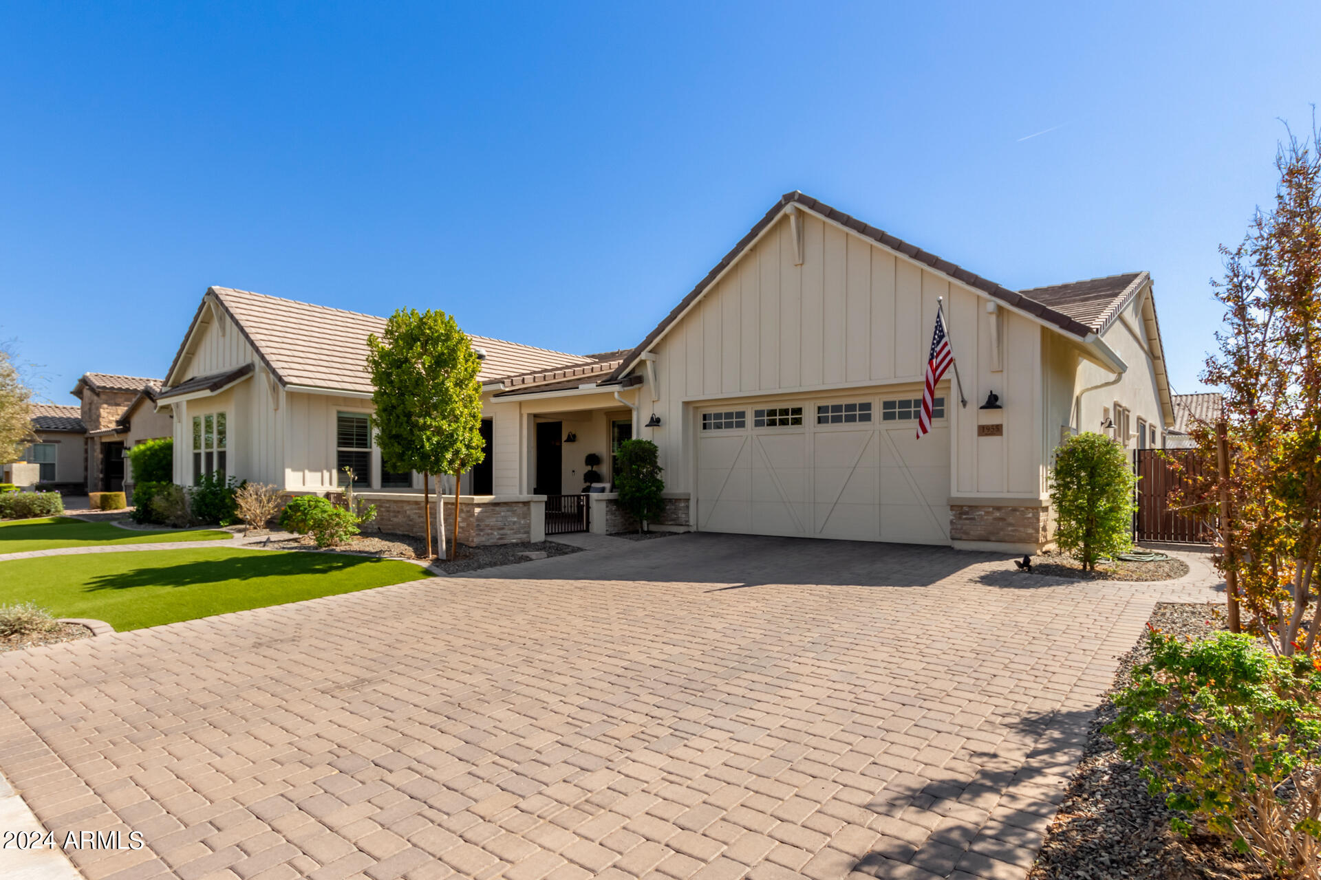 1955 E BLACKHAWK Drive