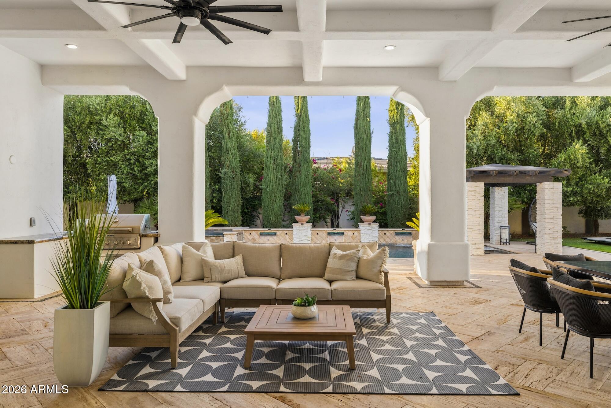 2748 E WARBLER Road