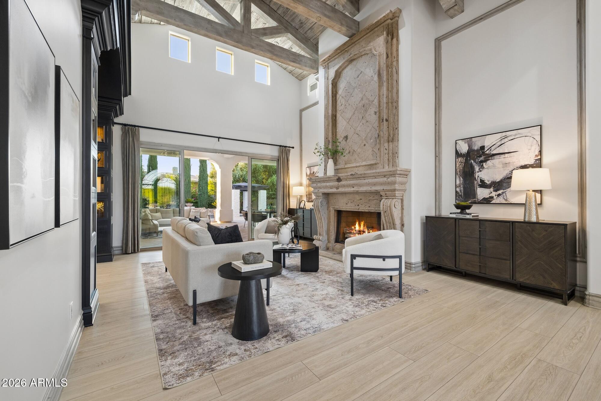 2748 E WARBLER Road