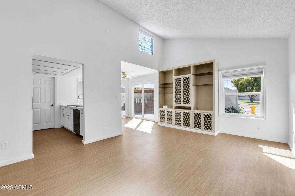Photo of 6833 S Jentilly Lane, Tempe, AZ 85283 (MLS # 6903960)