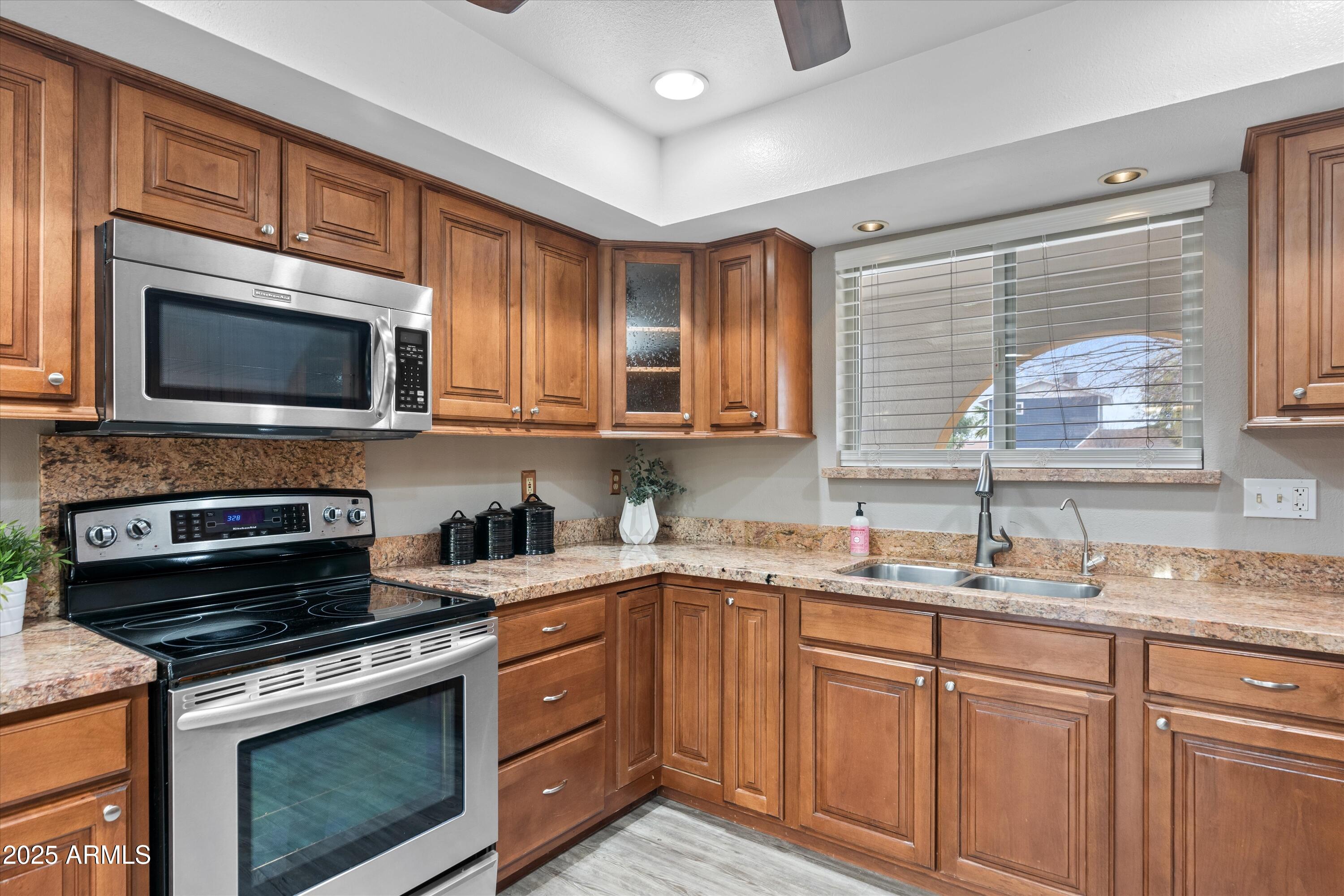 11431 N 37TH Place