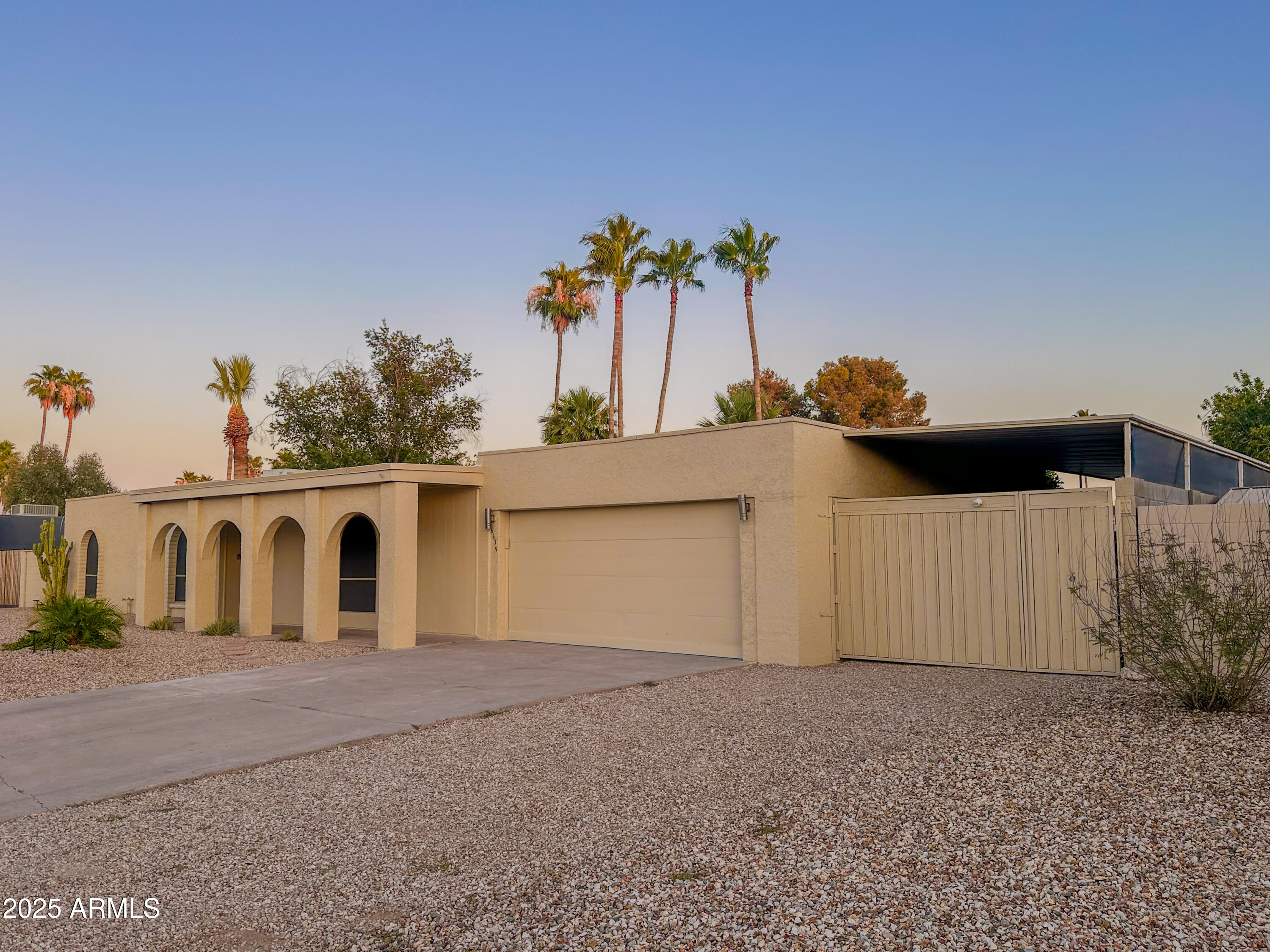 Homes 2 6639 E PERSHING Avenue
