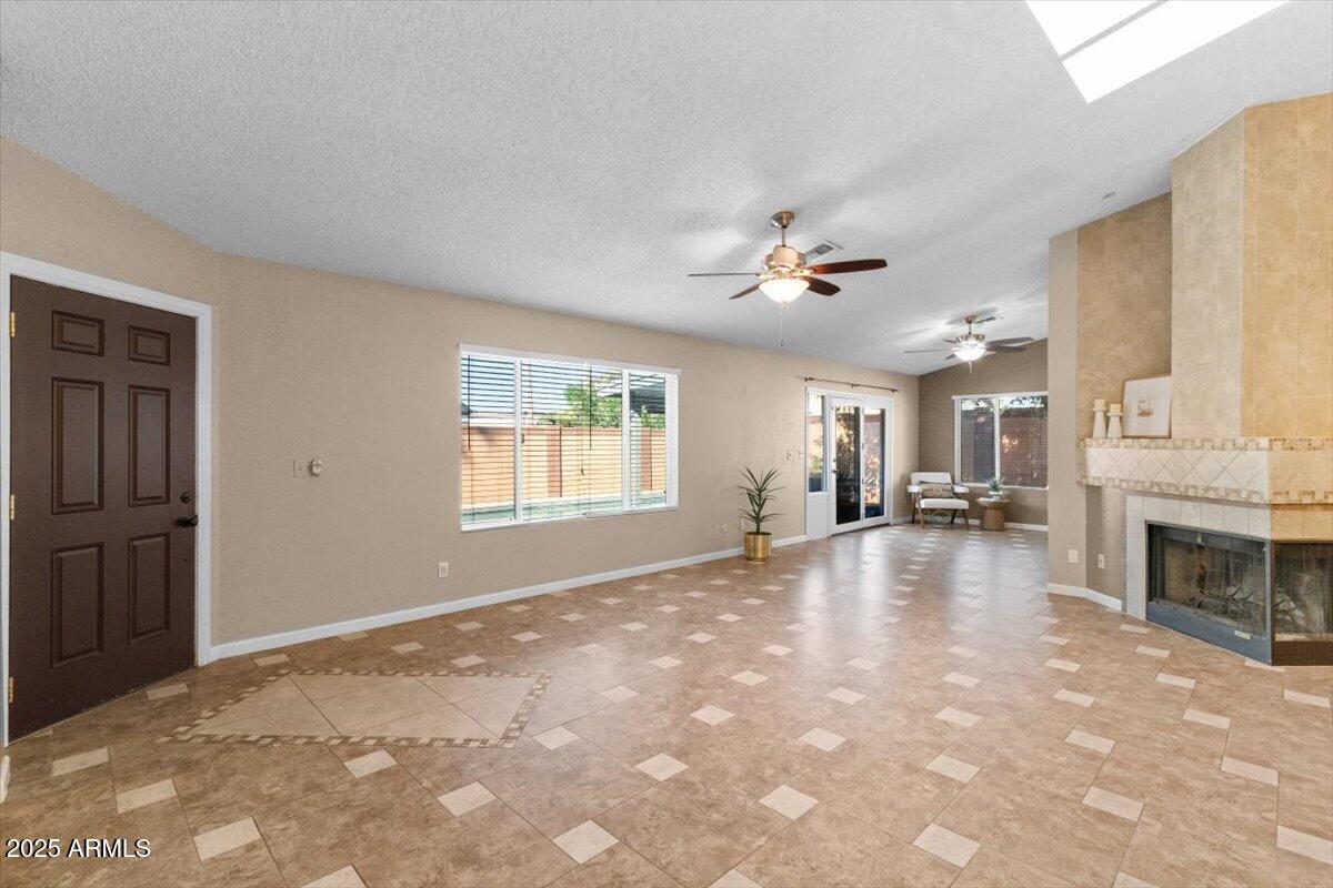 5144 W SWEETWATER Avenue