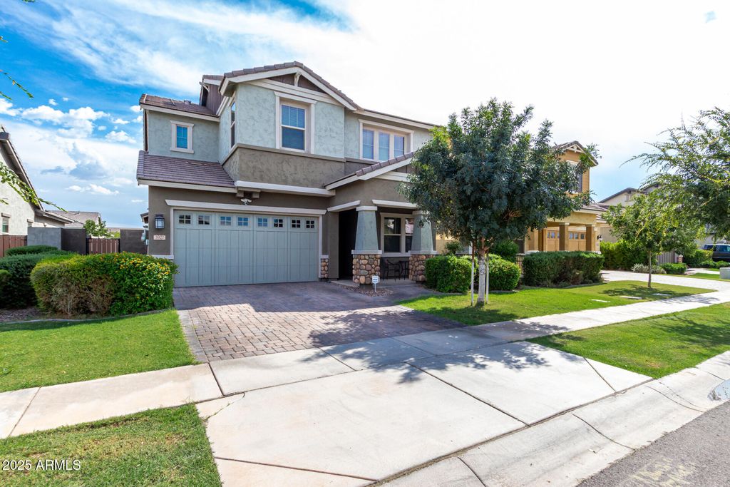 Photo of 3927 E Arabian Drive, Gilbert, AZ 85296 (MLS # 6915250)