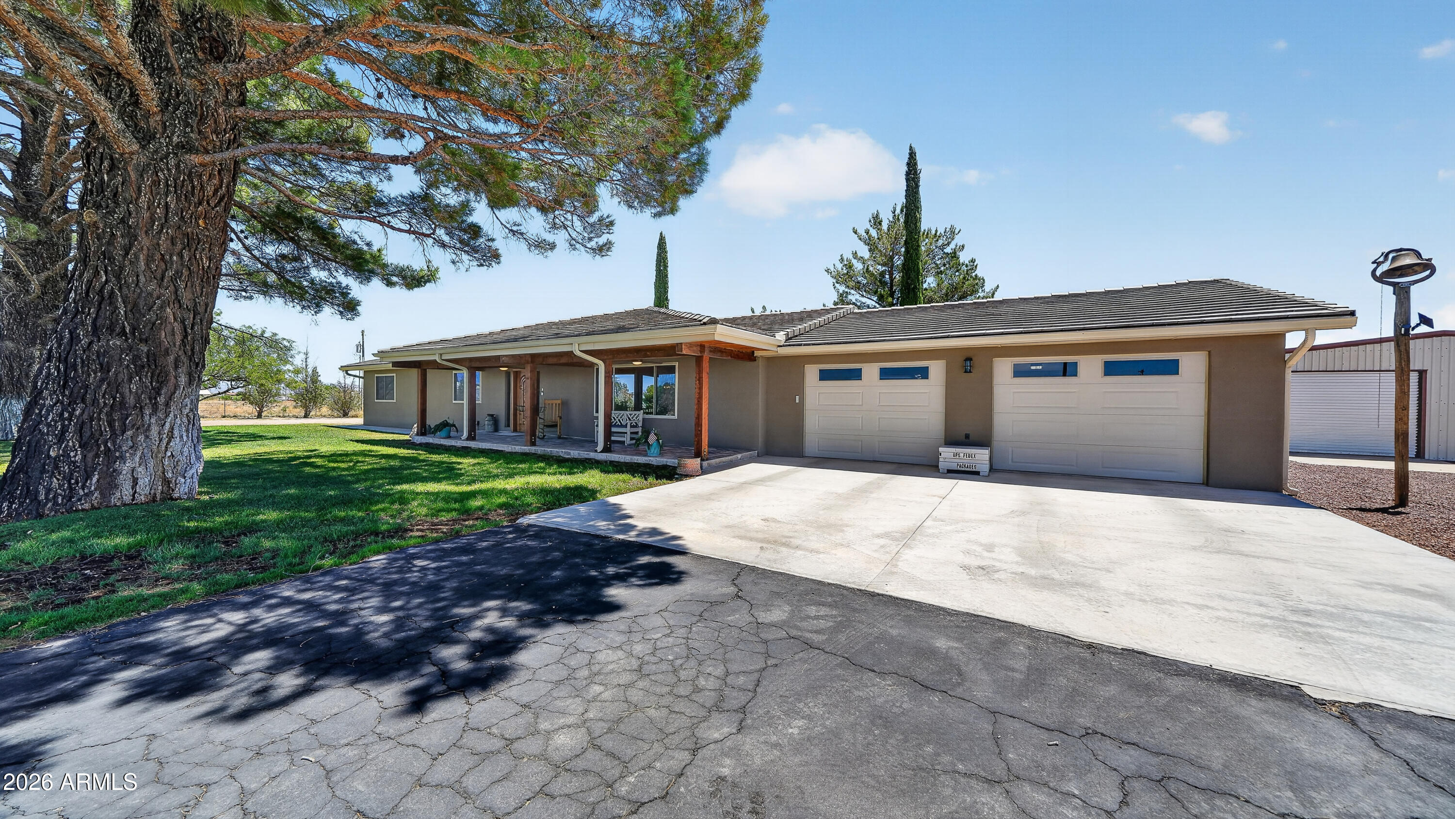 194 S TAYLOR Road
