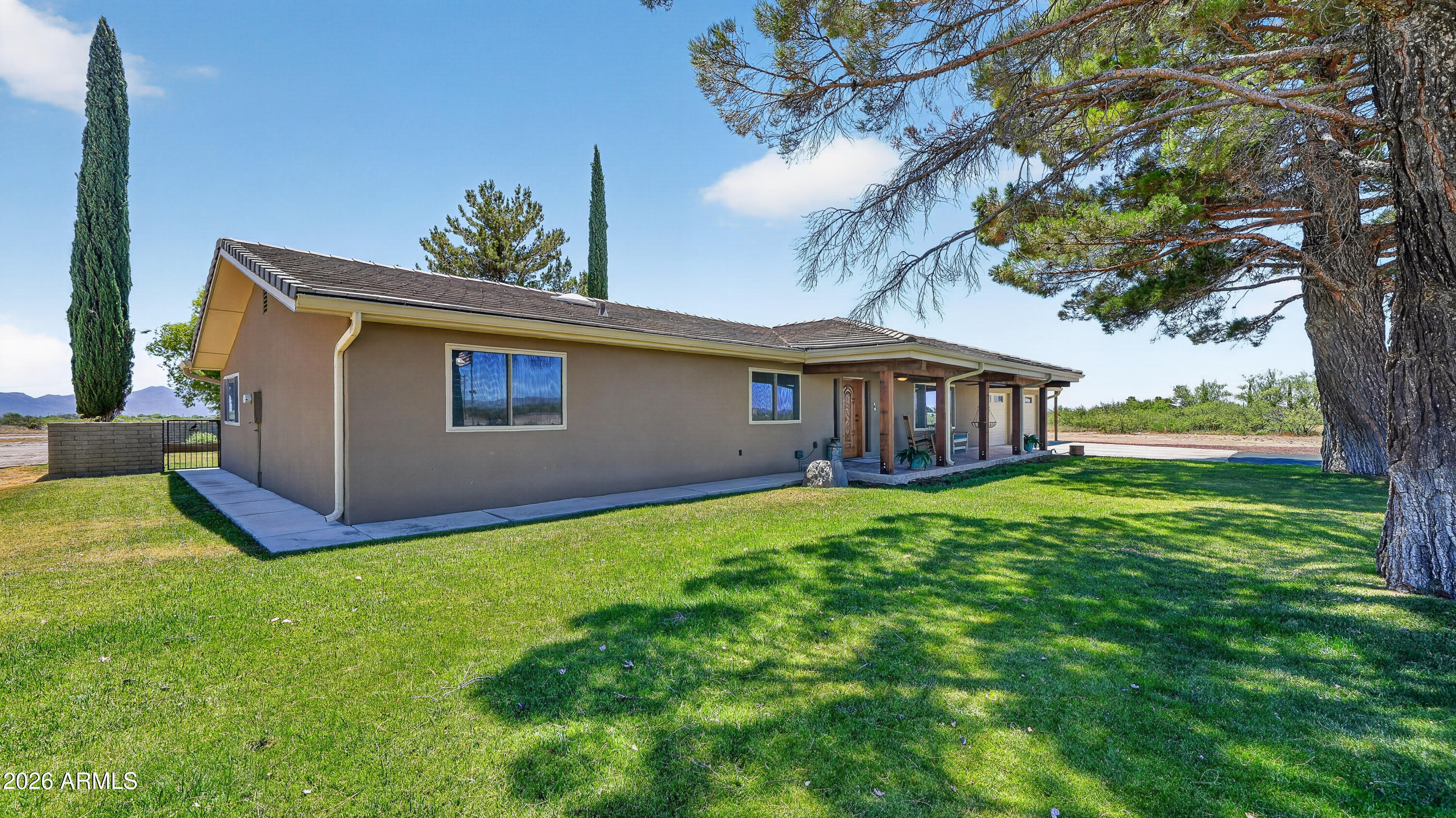 194 S TAYLOR Road