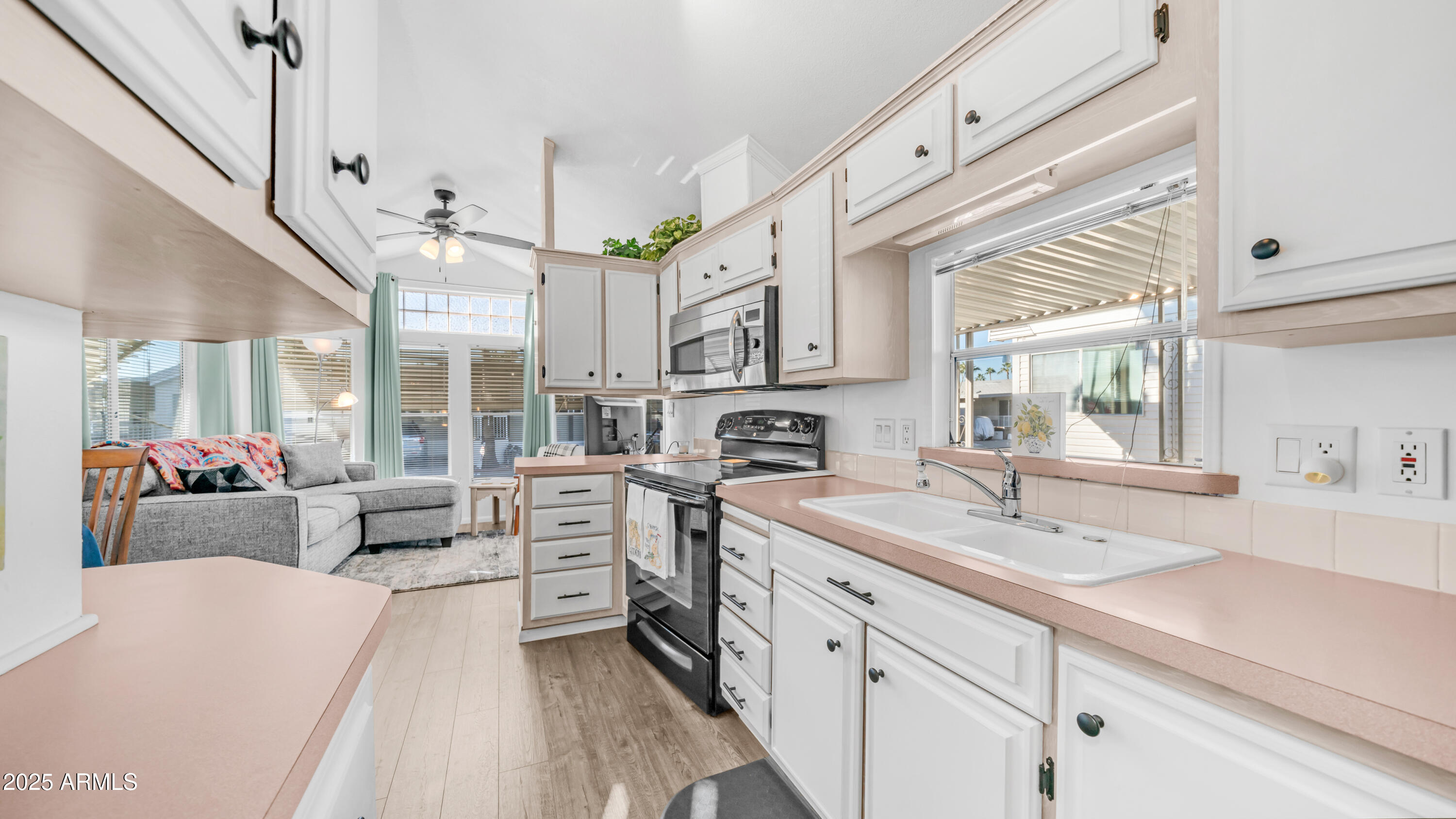 GOLDEN VISTA - Residential