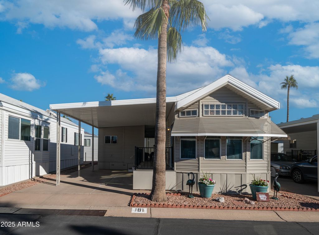 Photo of 181 Mineshaft Drive, Apache Junction, AZ 85119 (MLS # 6950884)