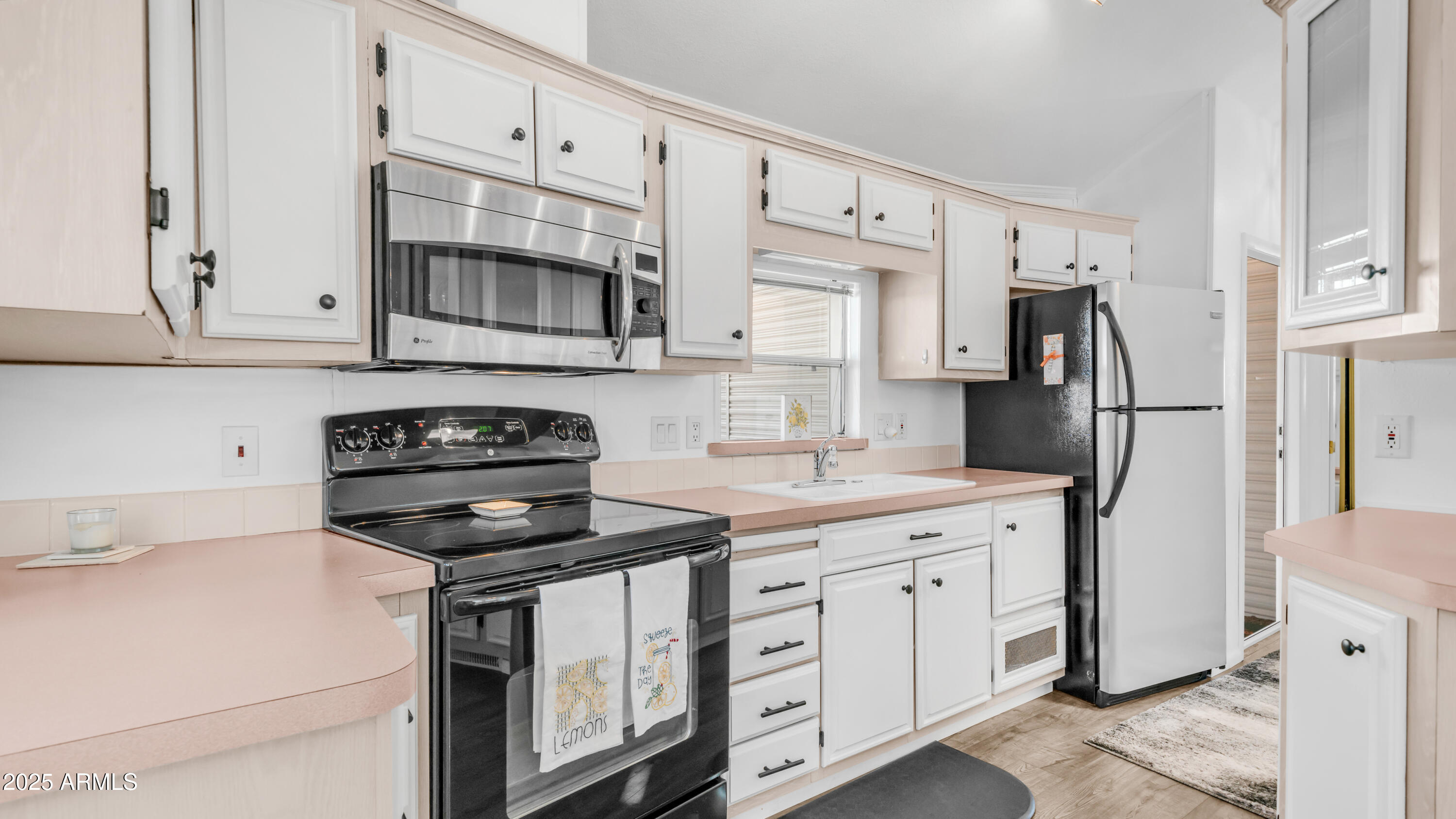 GOLDEN VISTA - Residential