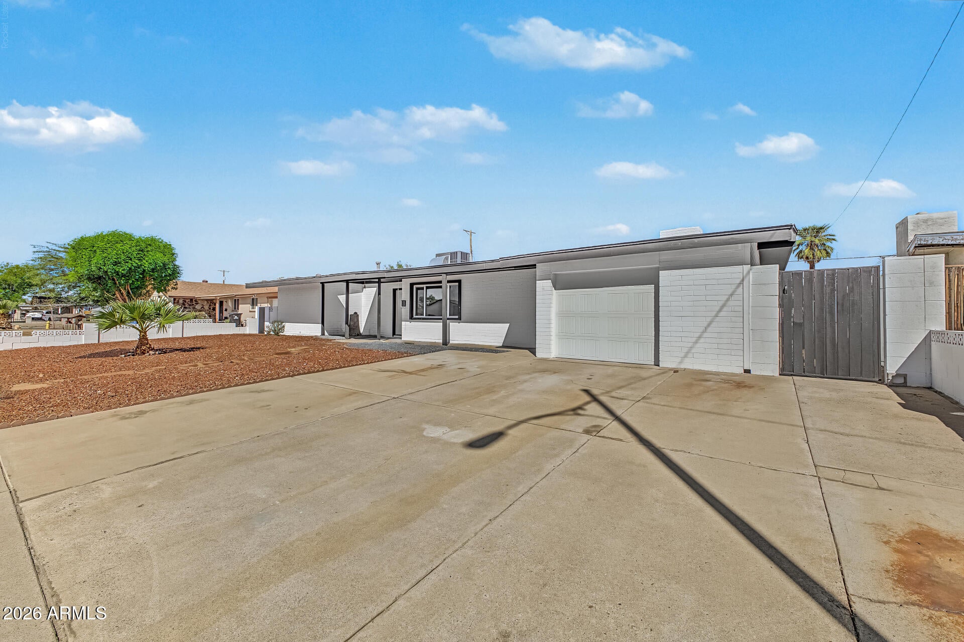 5640 W HIGHLAND Avenue