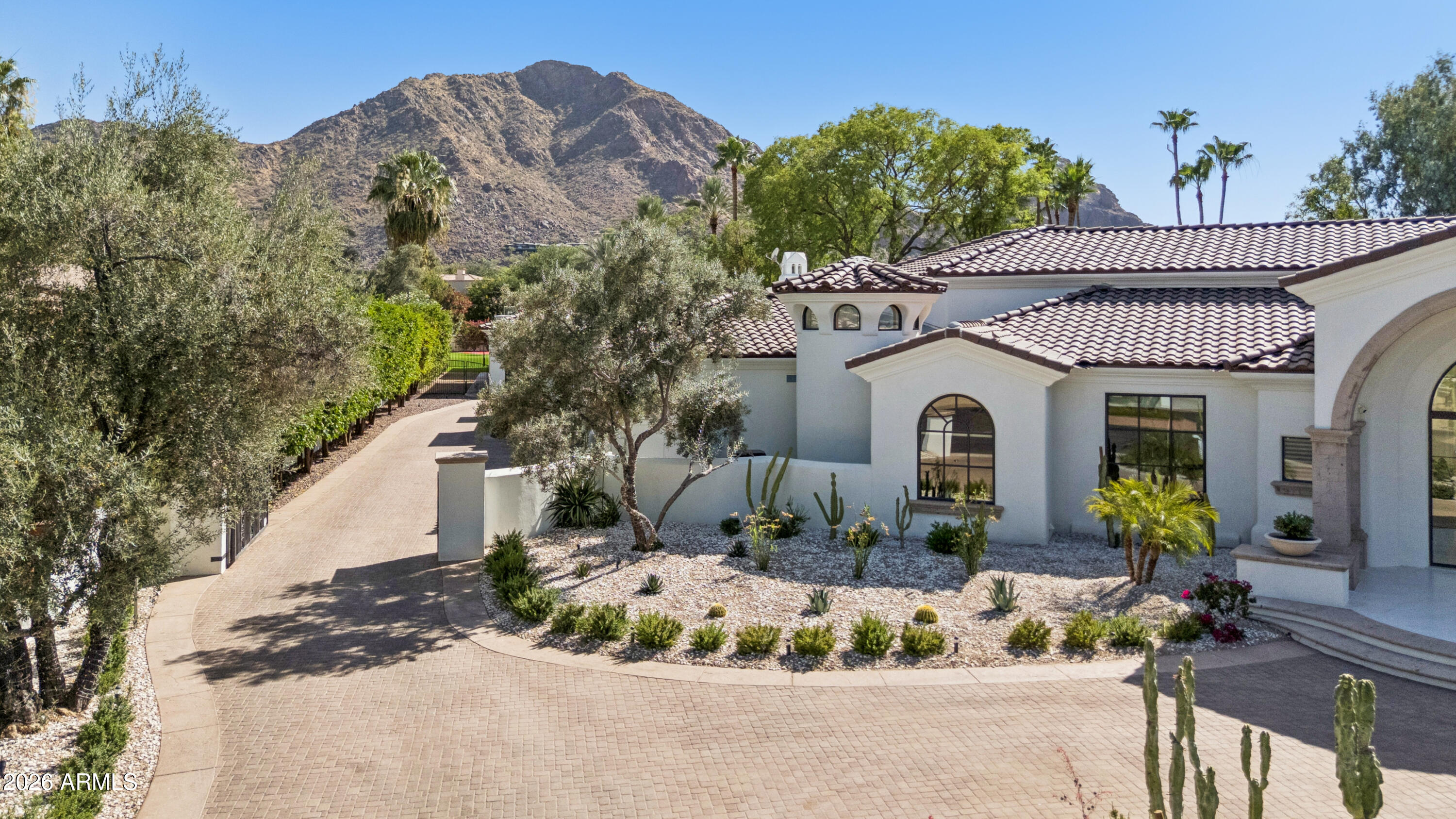 6001 E NAUMANN Drive
