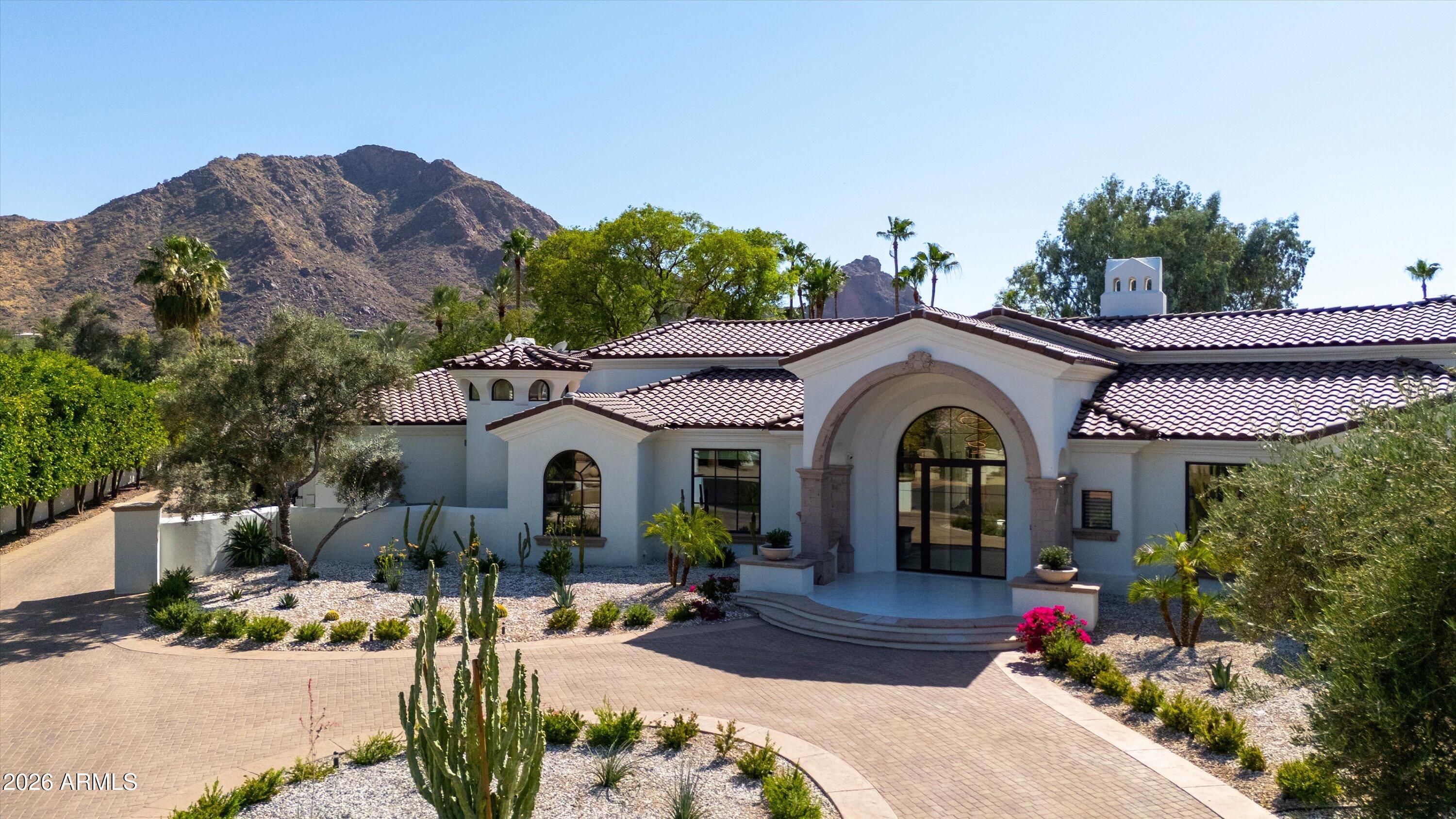 6001 E NAUMANN Drive
