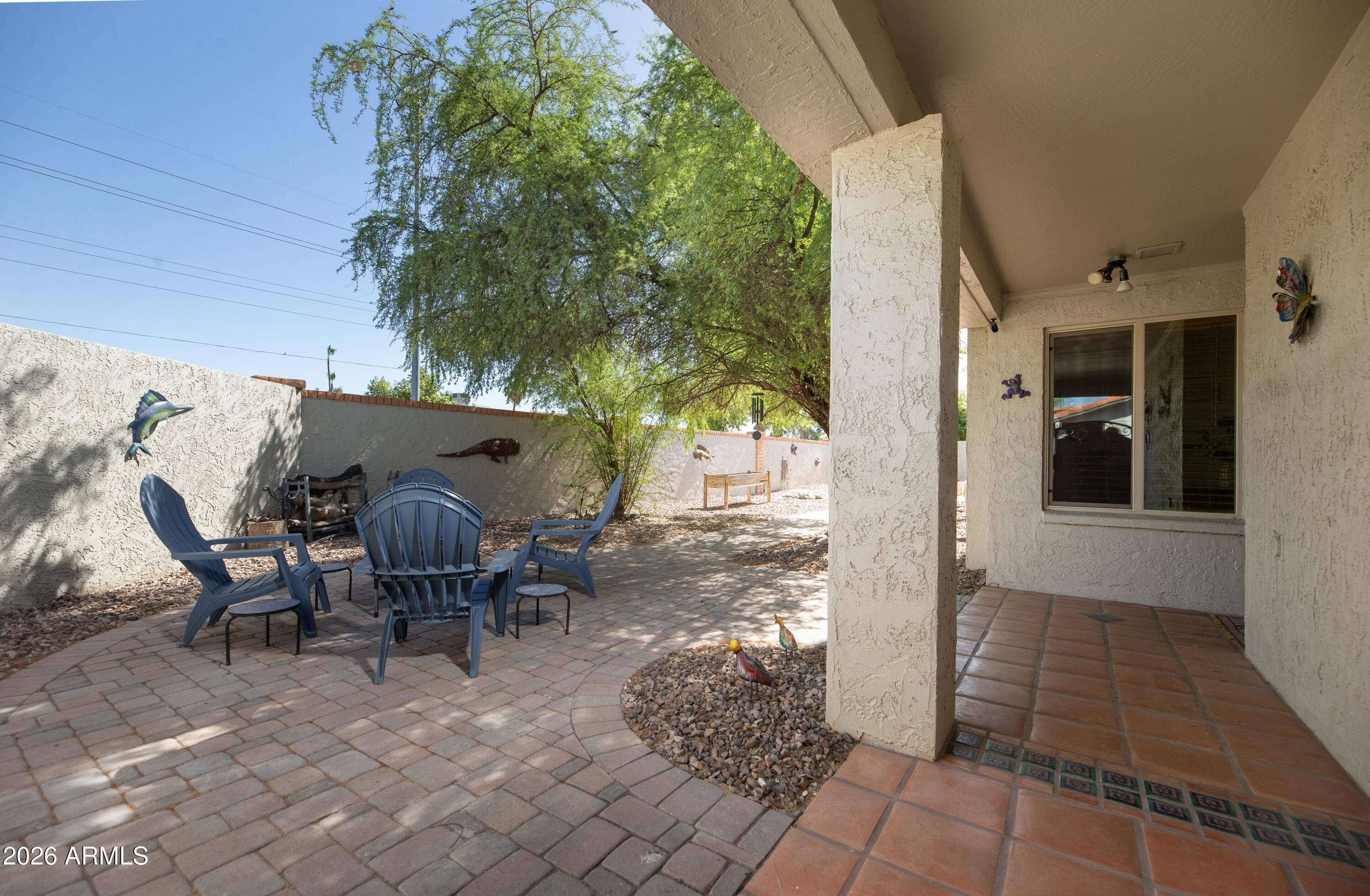 2435 W GREENWAY Road 8