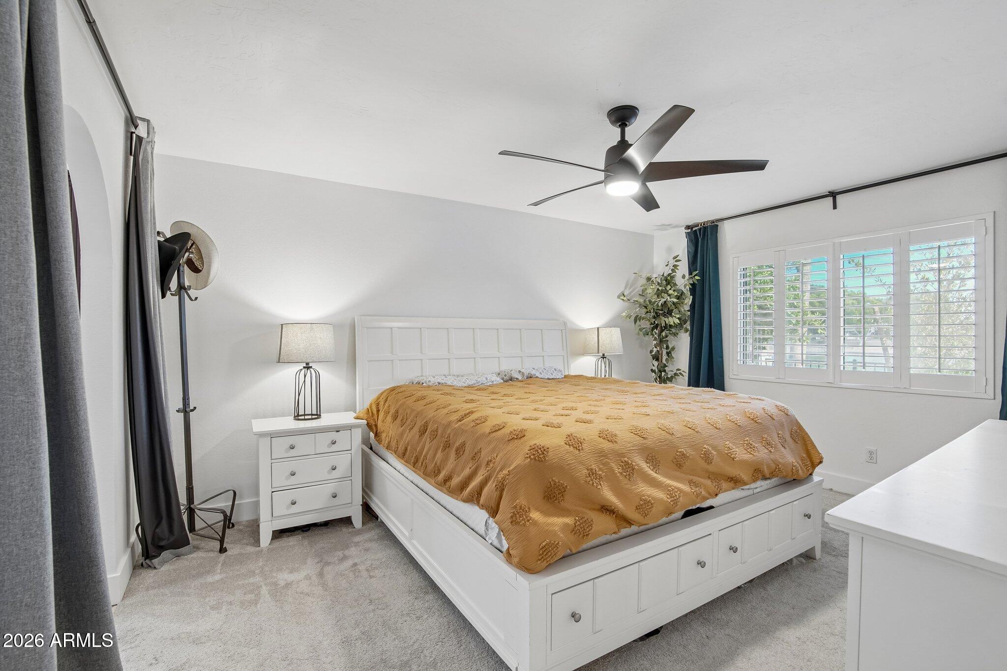 DOBSON SHORES - Residential