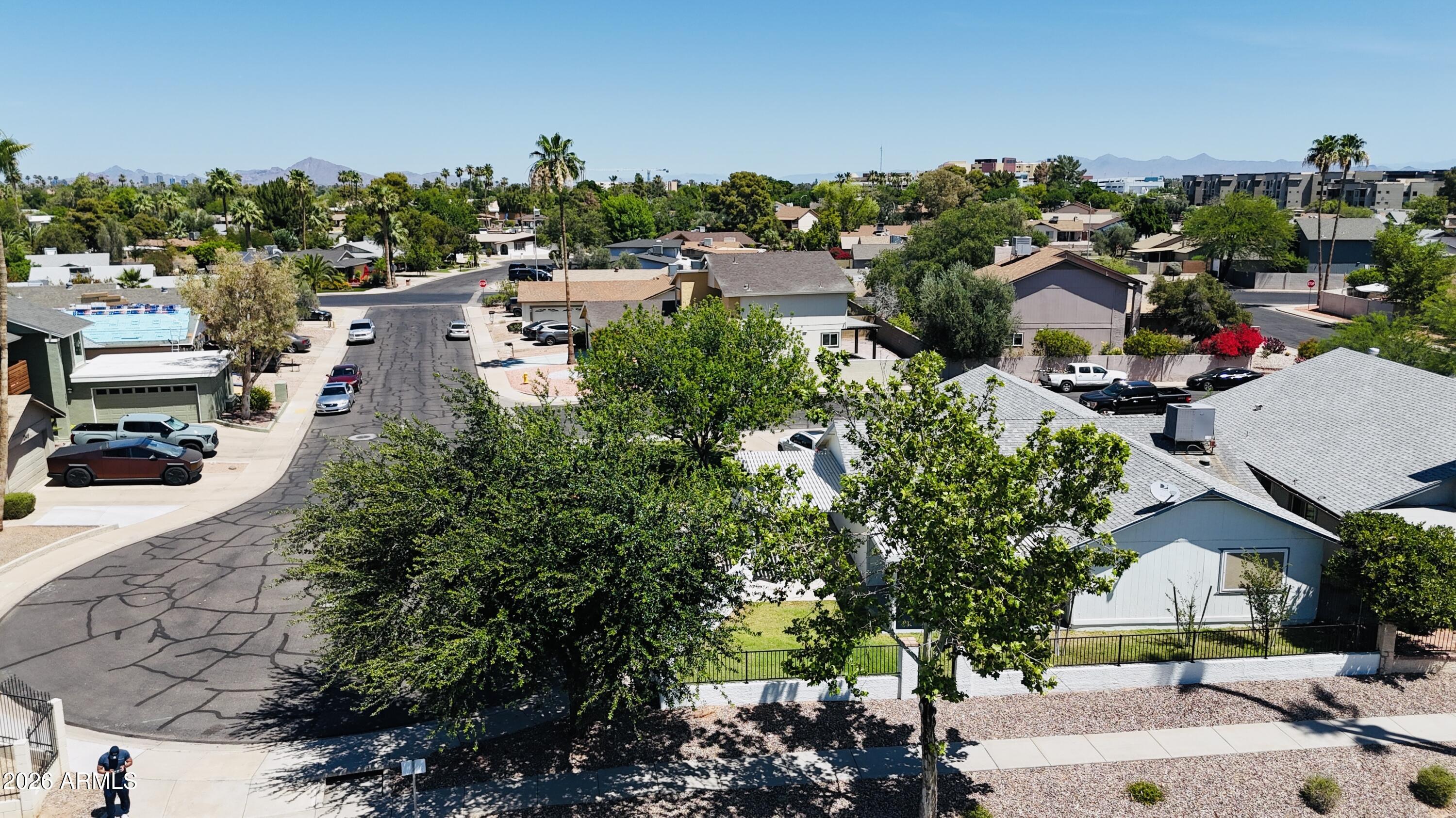 DOBSON SHORES - Residential